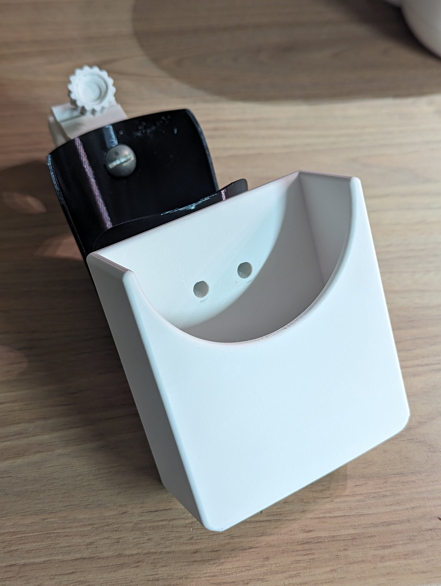 Giá đỡ cốc cà phê và điện thoại cho xe đẩy trẻ em