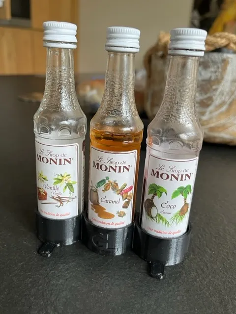 Giá đỡ chai siro Monin cho tủ lạnh (chống đổ)