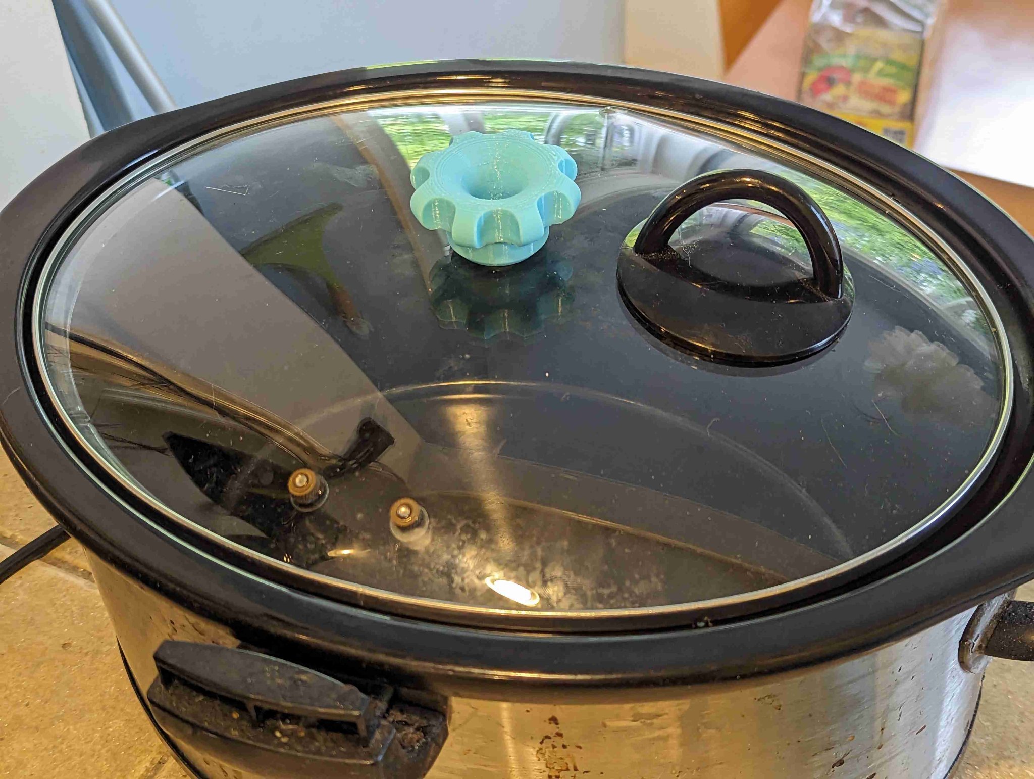 Núm vặn nắp nồi chậm với đai ốc lục giác bên trong