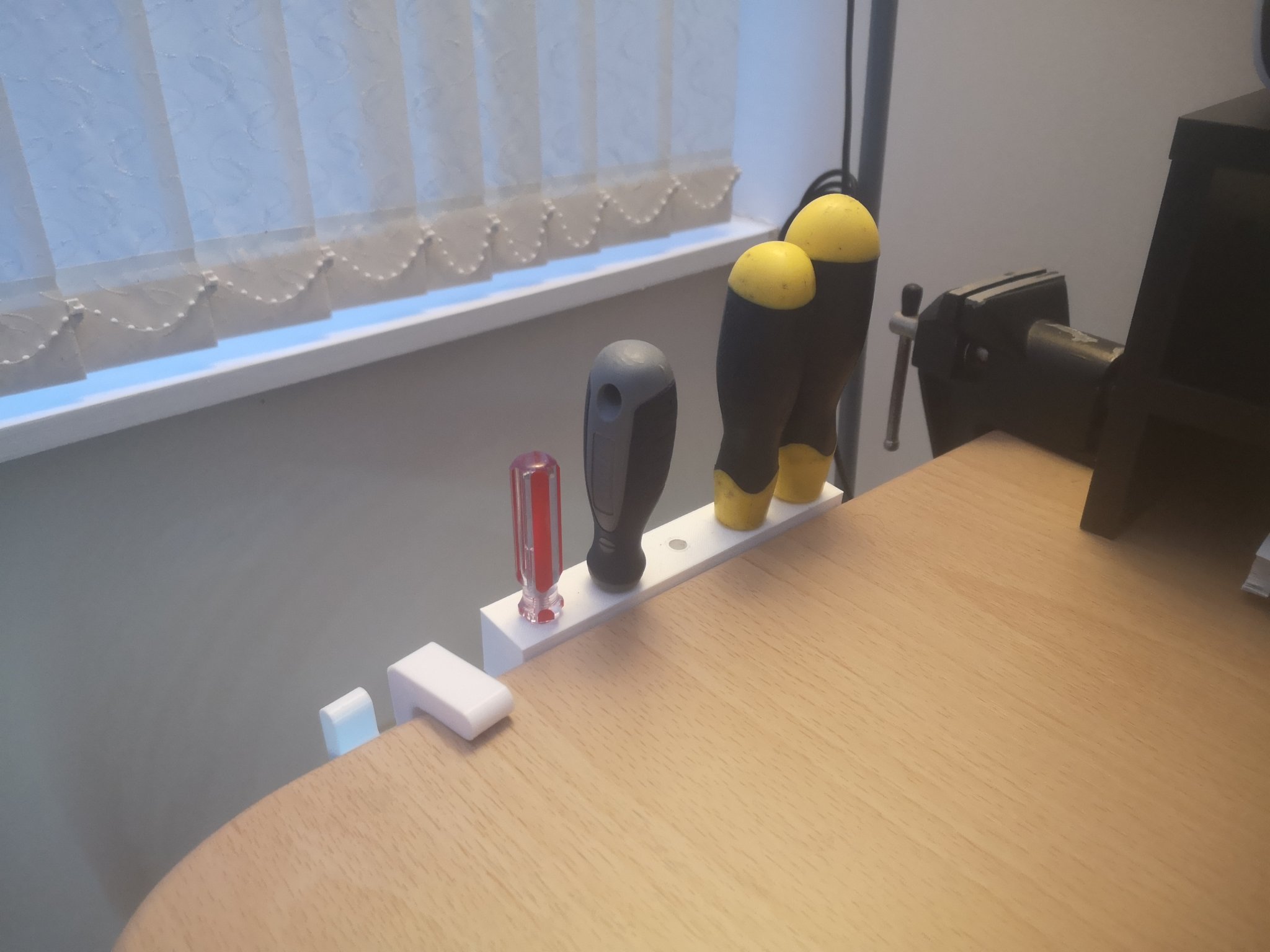 Giá đỡ tua vít cho bàn làm việc PC