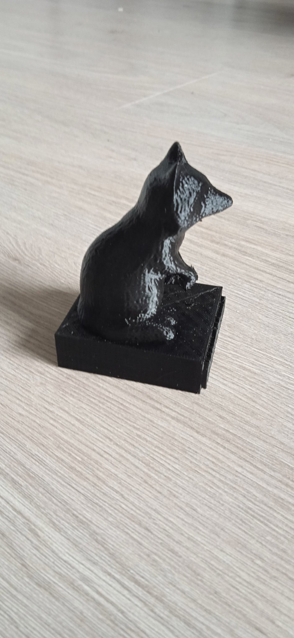 Tượng nhồi bông gấu trúc với chữ "c'est tombé du camion