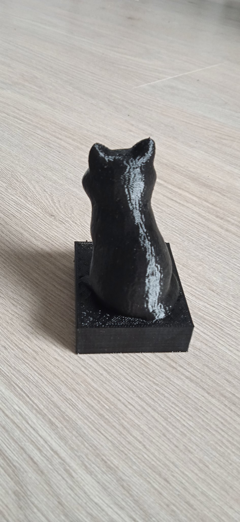 Tượng nhồi bông gấu trúc với chữ "c'est tombé du camion