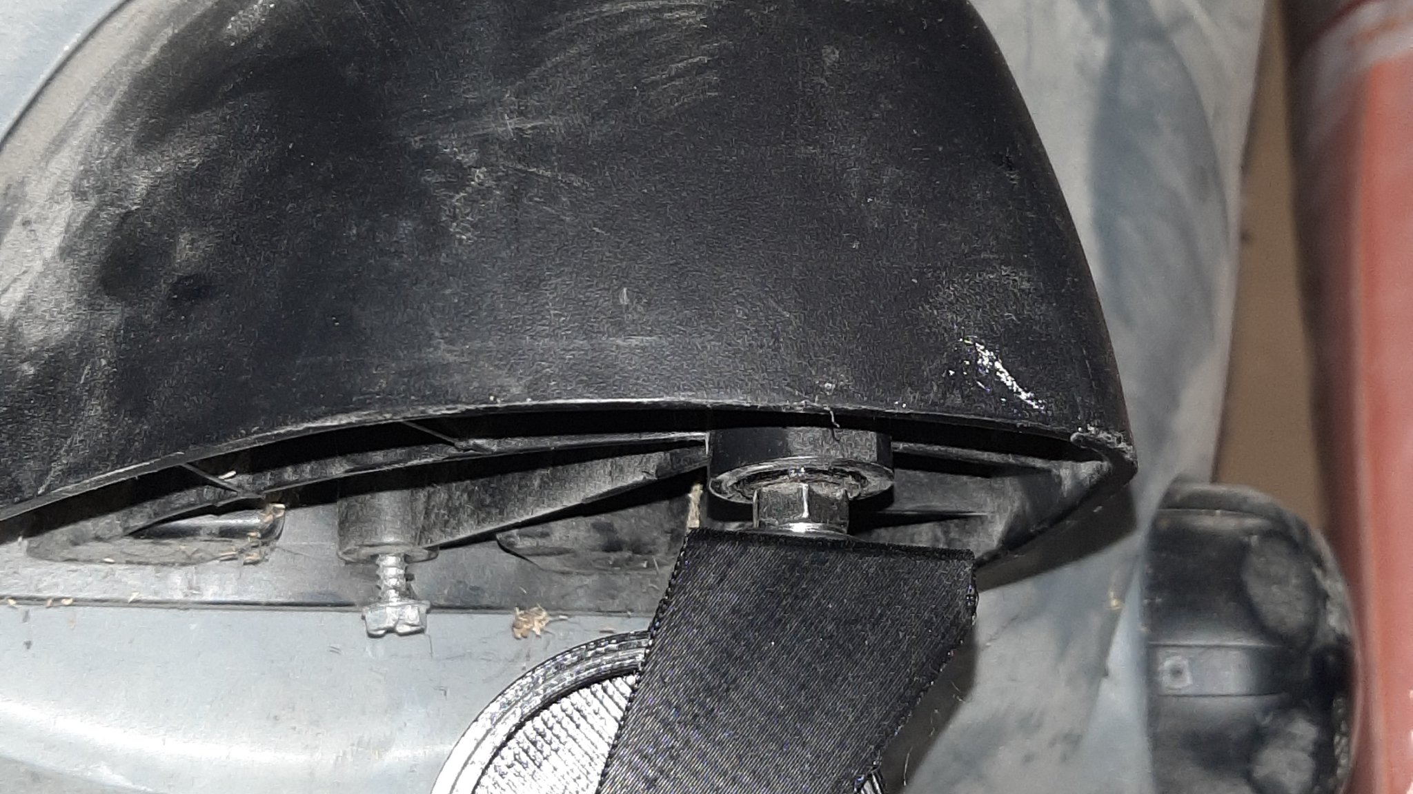 Bánh xe đẩy thay thế cho máy hút bụi ShopVac