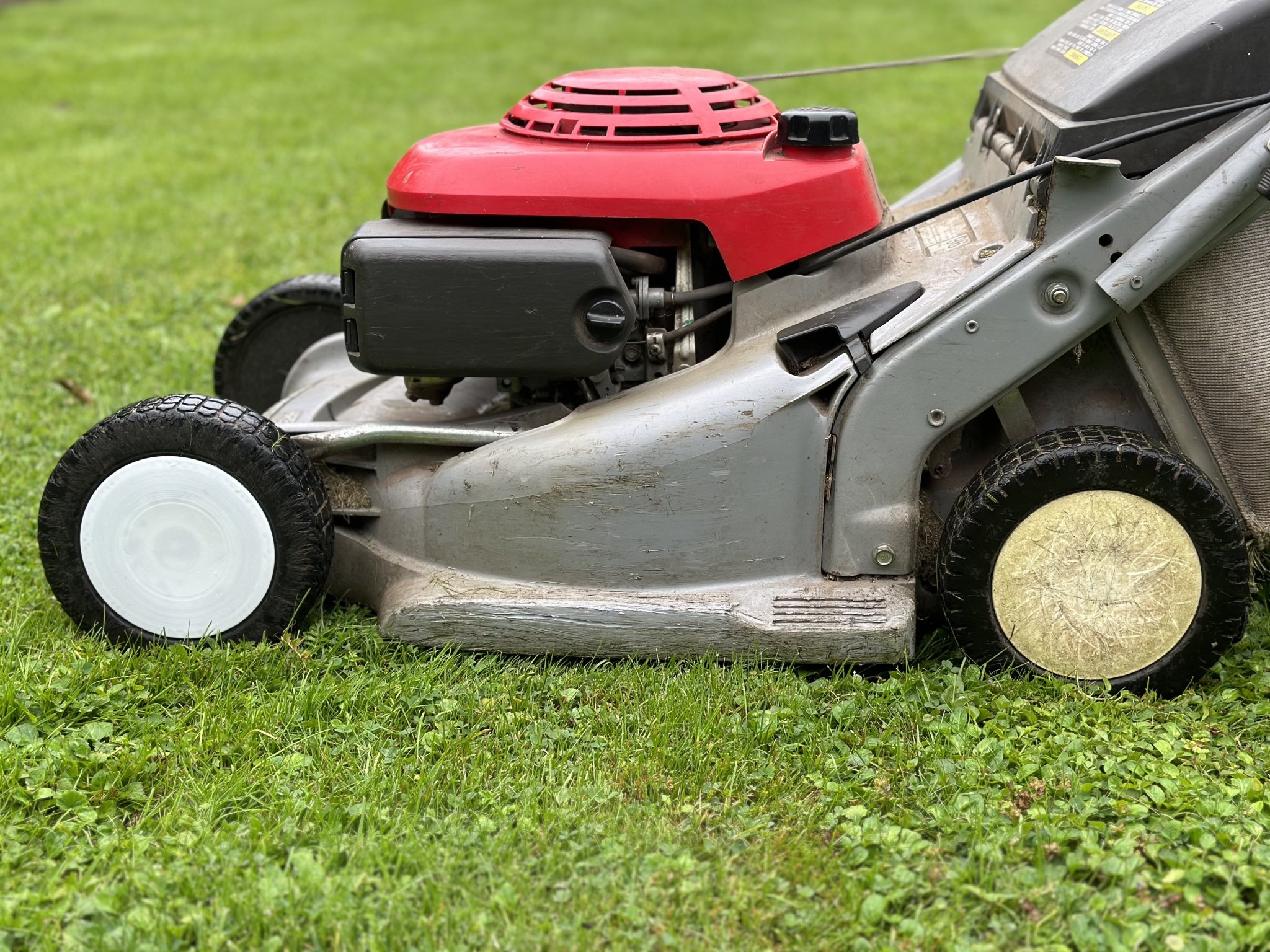 Nắp bánh xe thay thế cho máy cắt cỏ Honda HRB 475