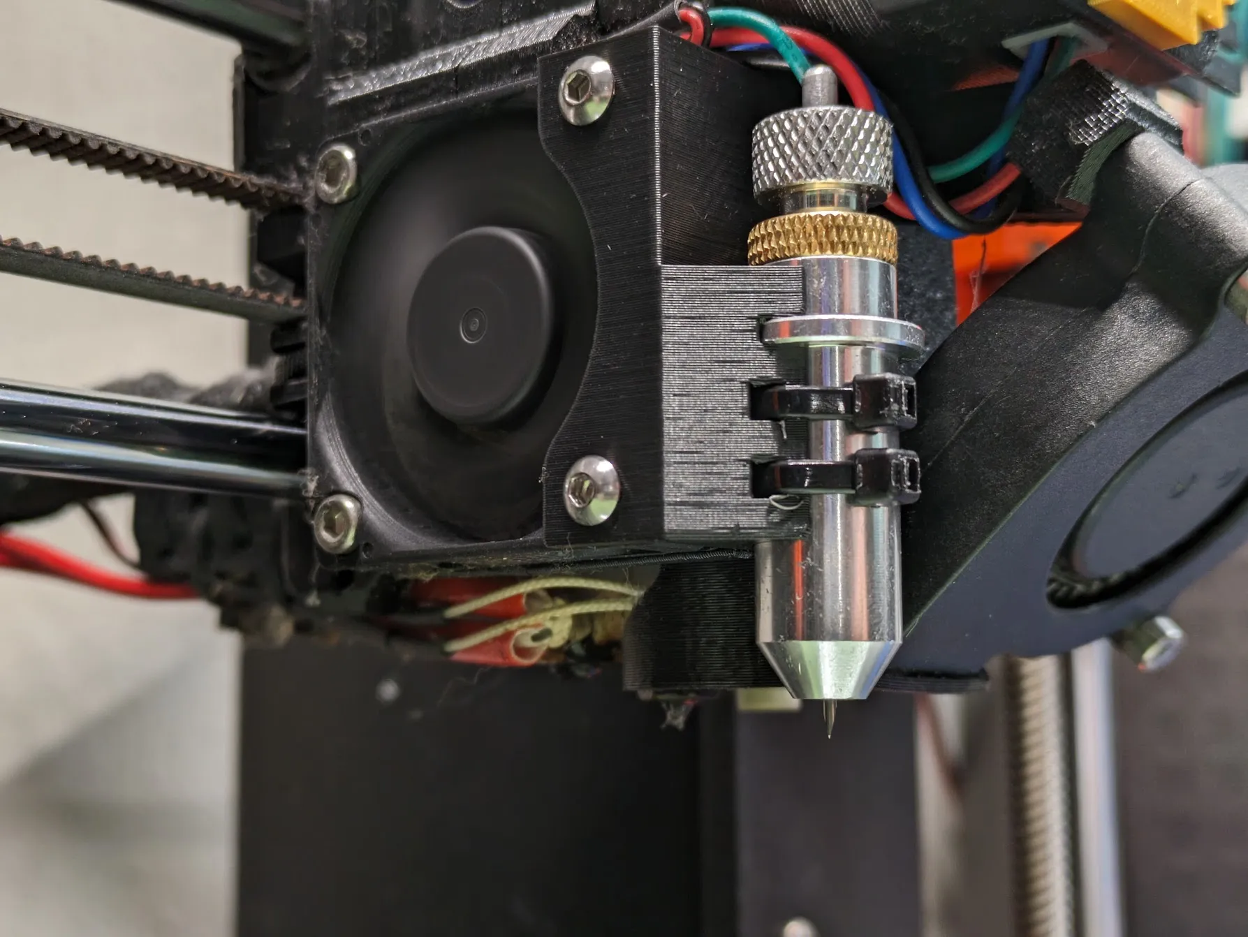Giá đỡ dao kéo cứng cho máy in Prusa i3