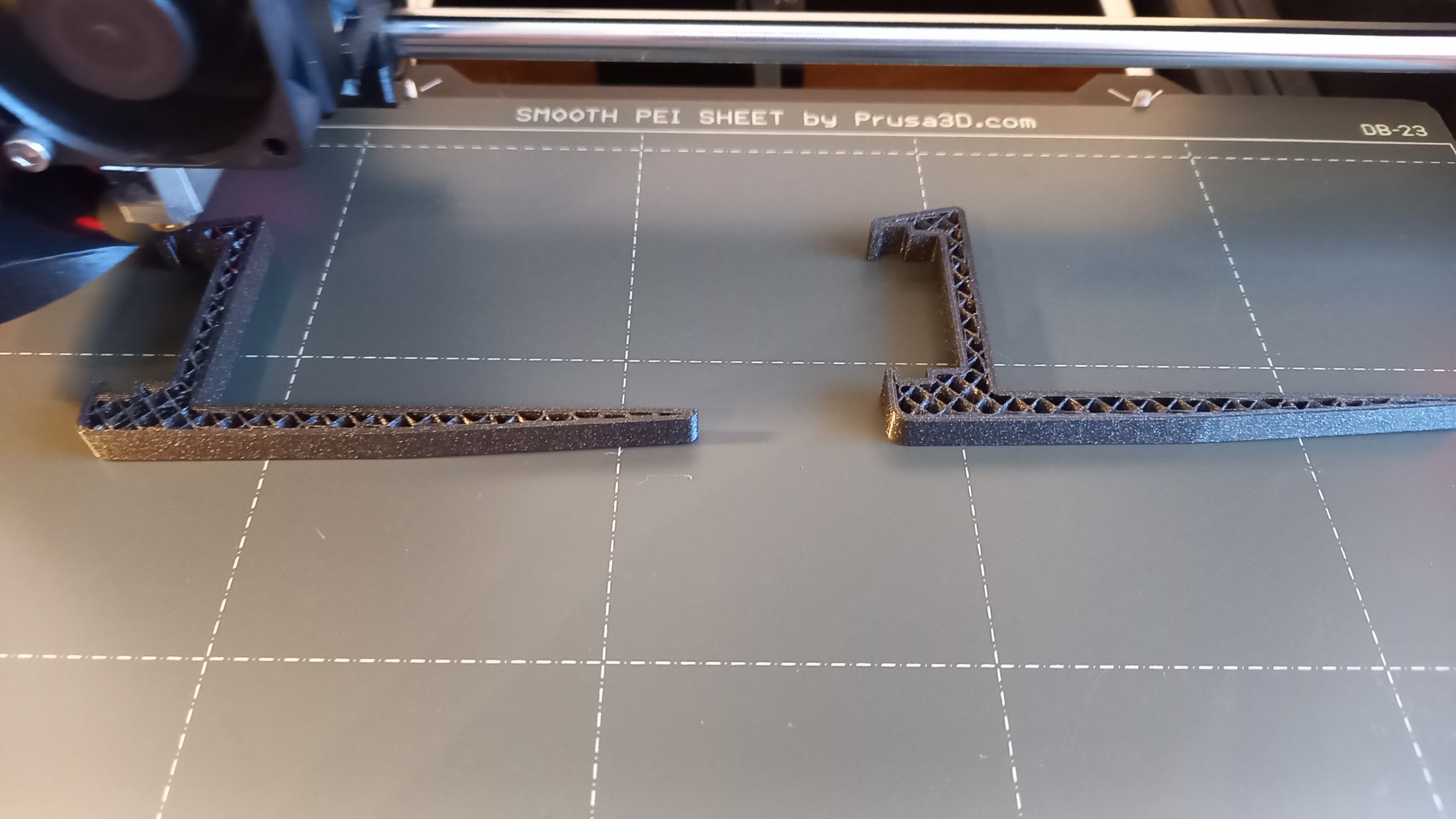 Thay thế càng xe nâng cho đồ chơi Bruder Linde