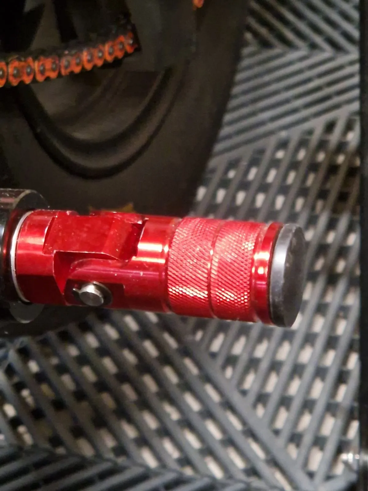 Mũi tiếp xúc chân chống cho xe máy địa hình