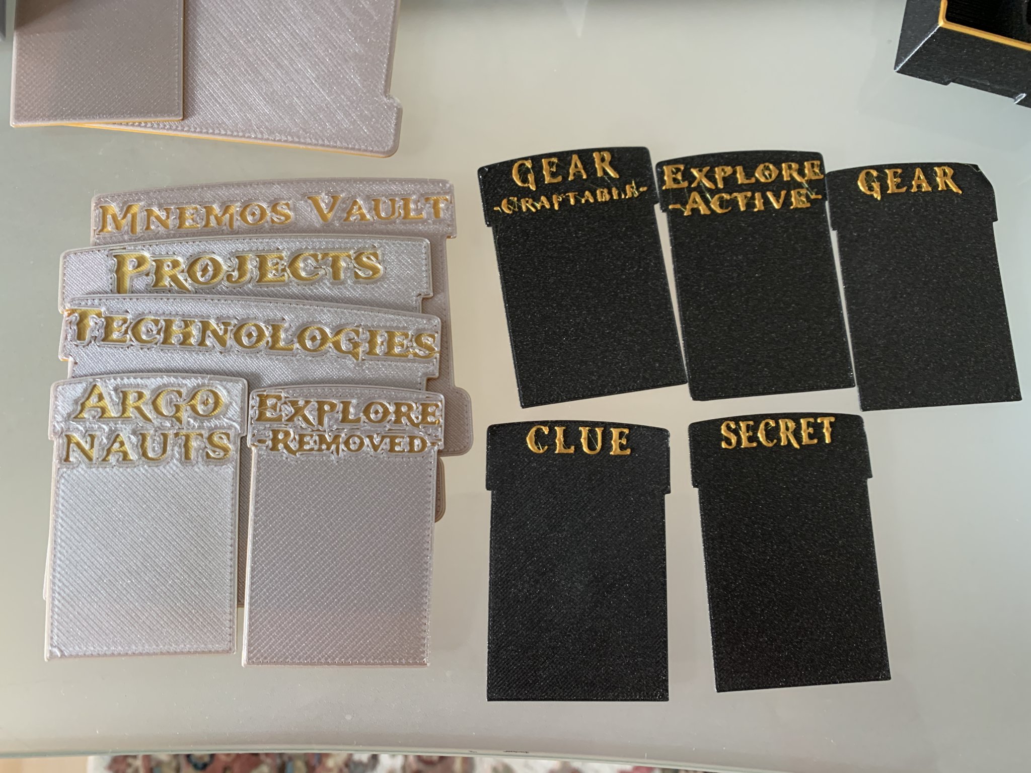 Bộ chia thẻ cho trò chơi Aeon Trespass: Odyssey