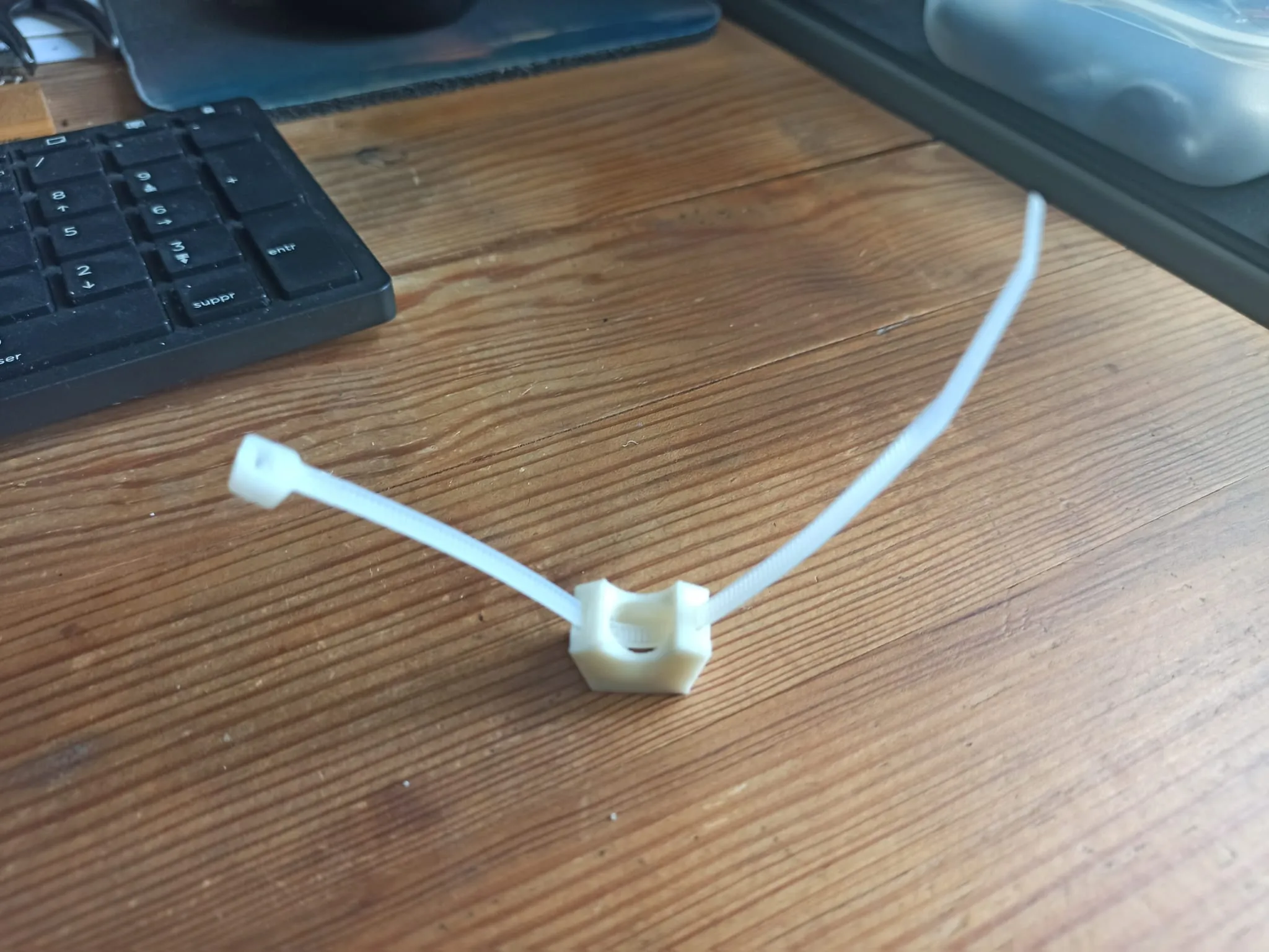 Giá đỡ ống cho dây buộc tự khóa nhiều kích thước