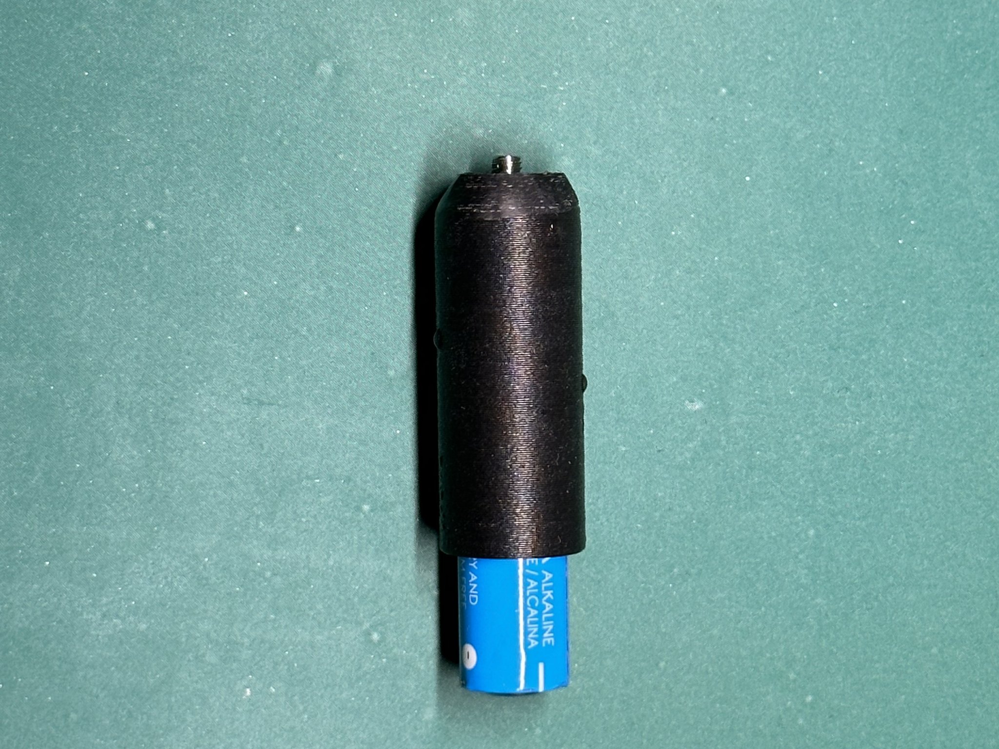 Bộ chuyển đổi pin AAA sang pin AA với 3 loại vít khác nhau