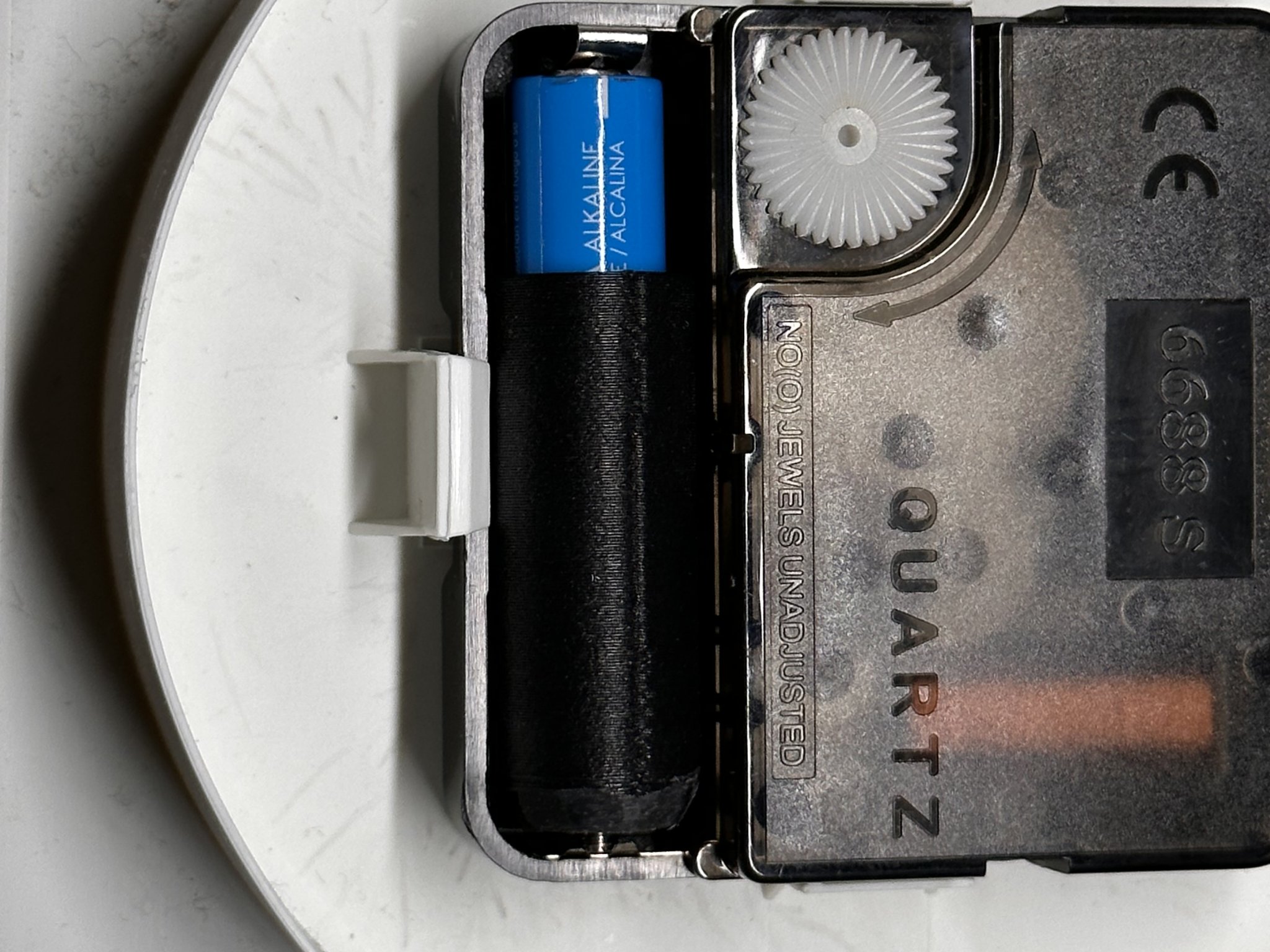 Bộ chuyển đổi pin AAA sang pin AA với 3 loại vít khác nhau