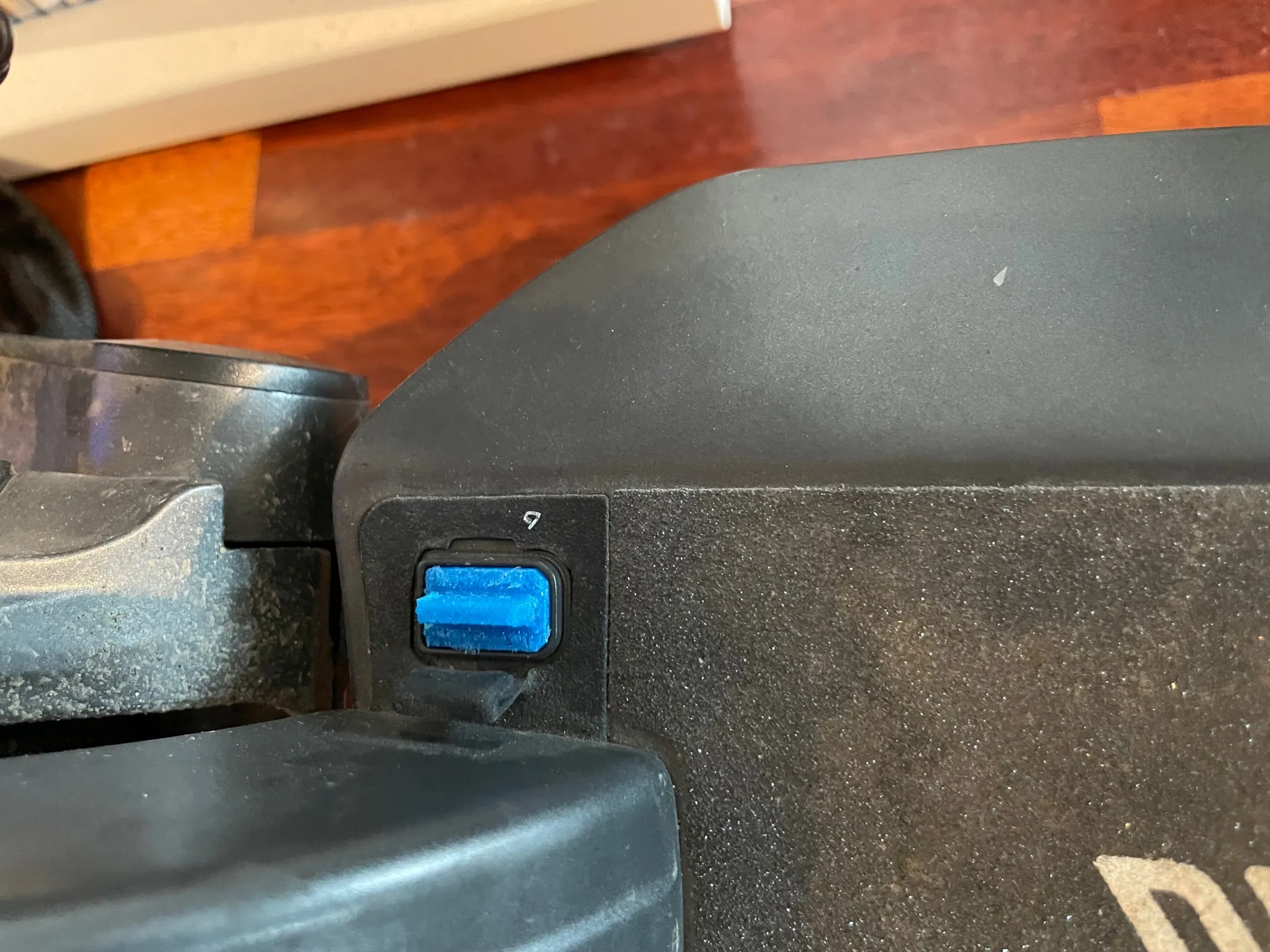 Nắp đậy cổng sạc cho xe điện Mercane Widewheel pro