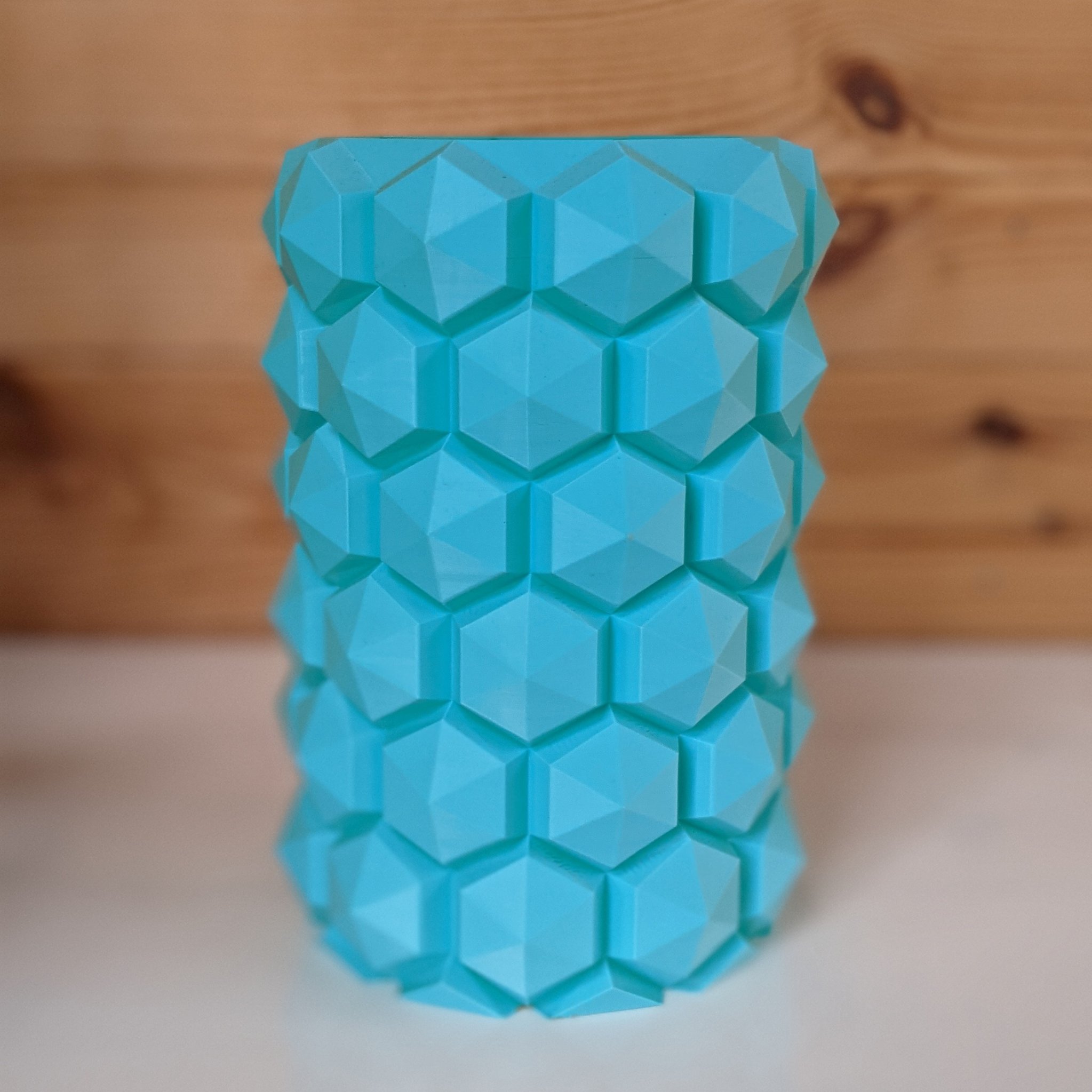 Bình hoa hình lục giác thiết kế hiện đại