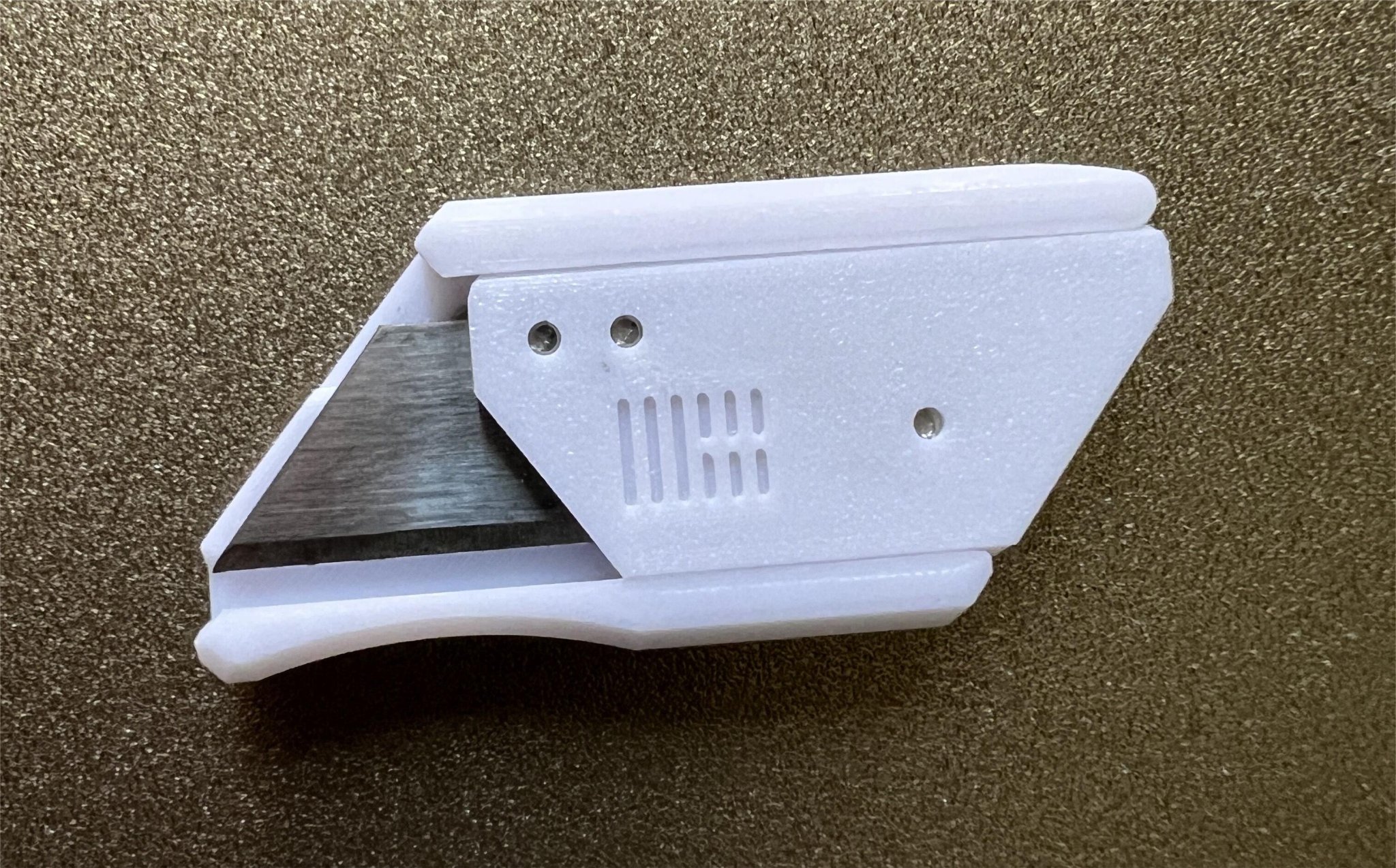 Dao gập fidget với lưỡi dao tiện ích từ nam châm