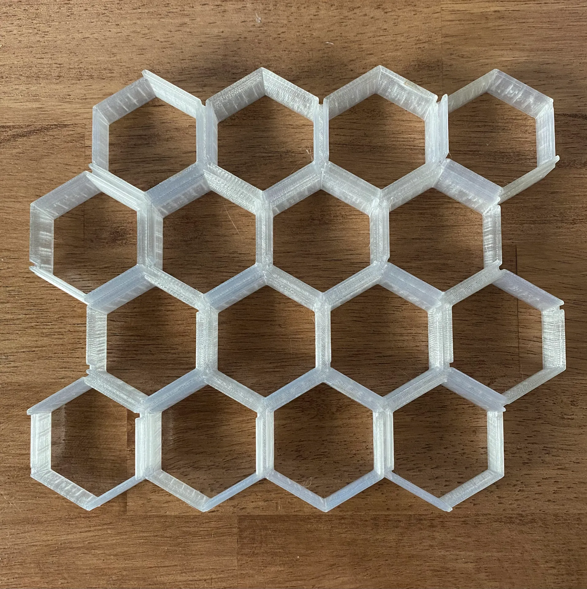 Giá treo hình lục giác cho thiết bị điện tử