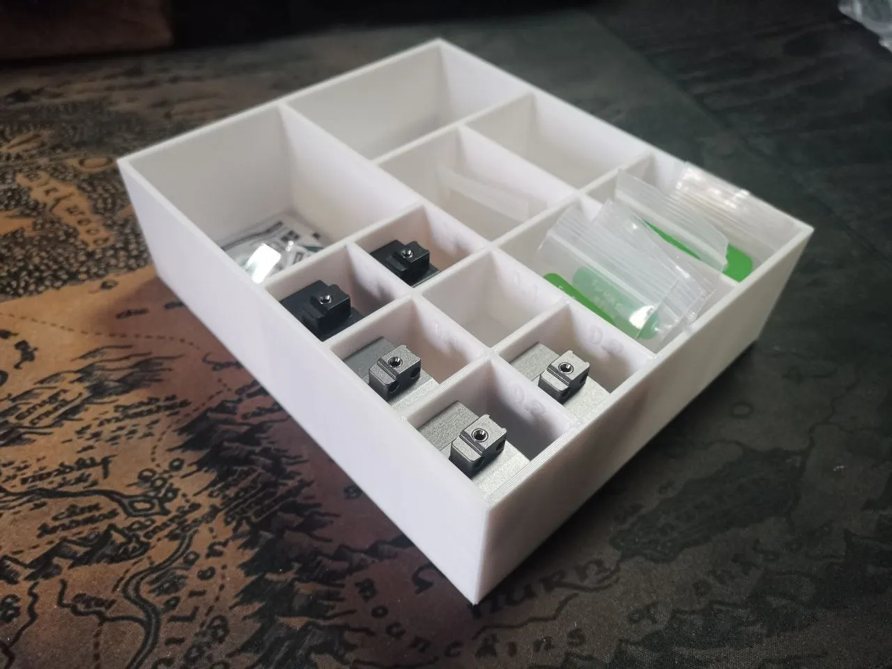 Hộp phân loại IKEA Alex cho công cụ Bambu Lab