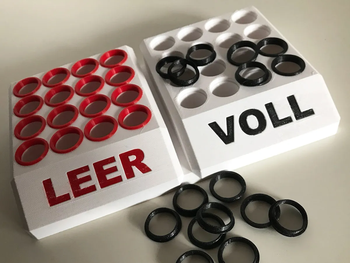 Hộp lưu trữ pin AA (HR6) và AAA (HR03) đã sạc và chưa sạc