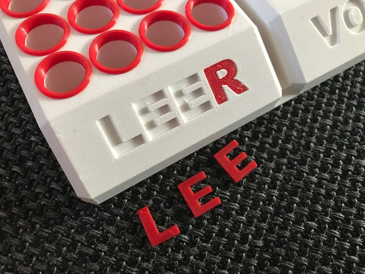 Hộp lưu trữ pin AA (HR6) và AAA (HR03) đã sạc và chưa sạc