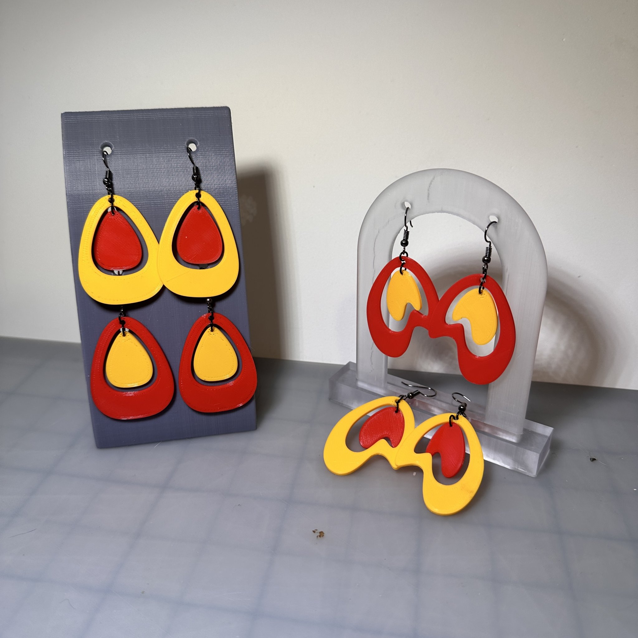 Bông tai rơi với chi tiết nội thất độc đáo