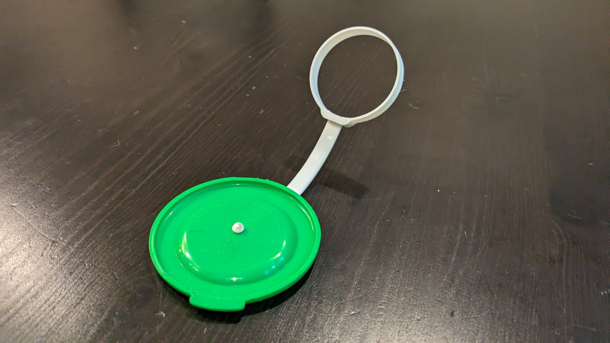 Dây đeo nắp cốc WOW cho trẻ em