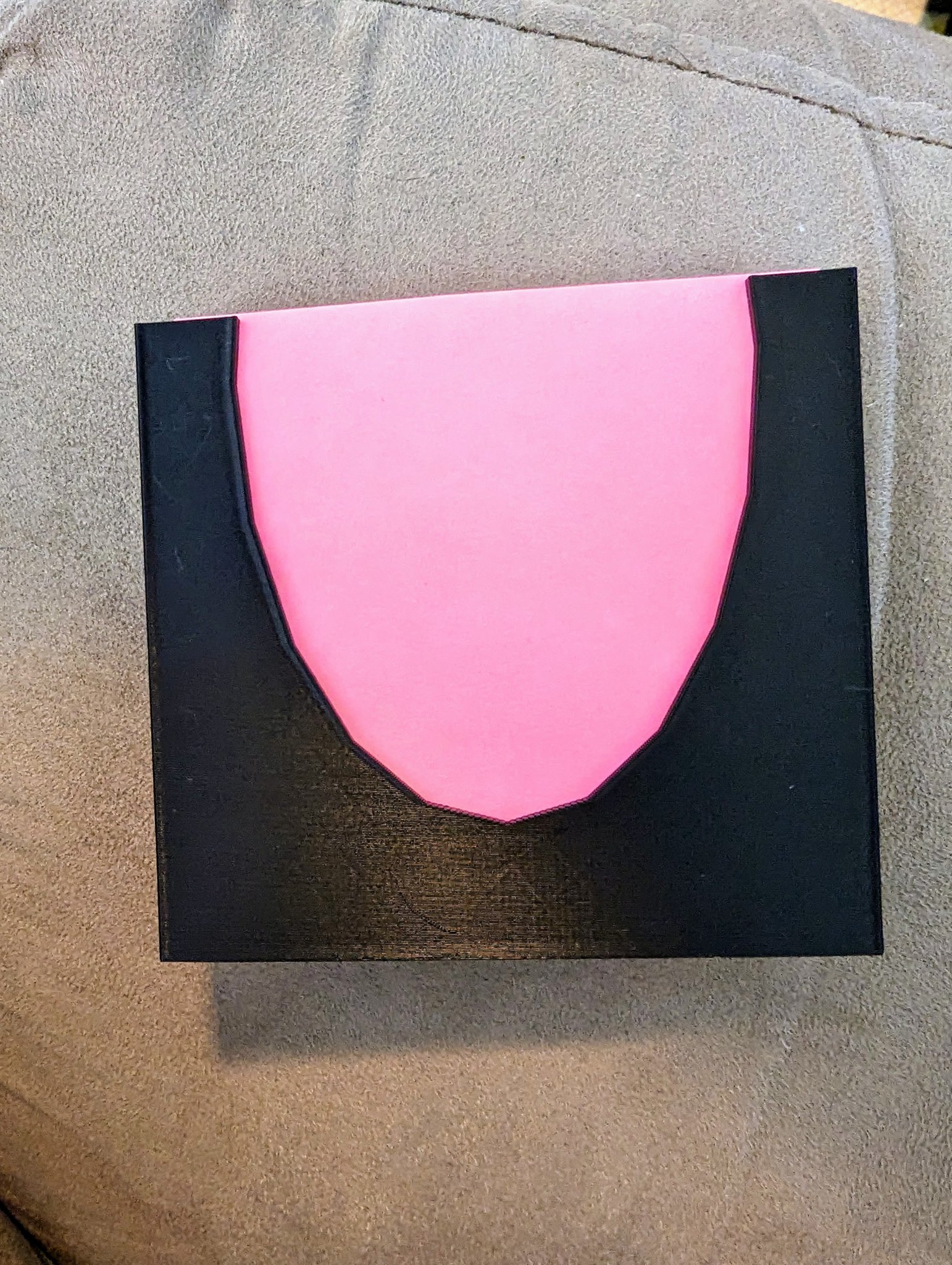 Giá đỡ ghi chú Post-It dạng tổ ong treo tường