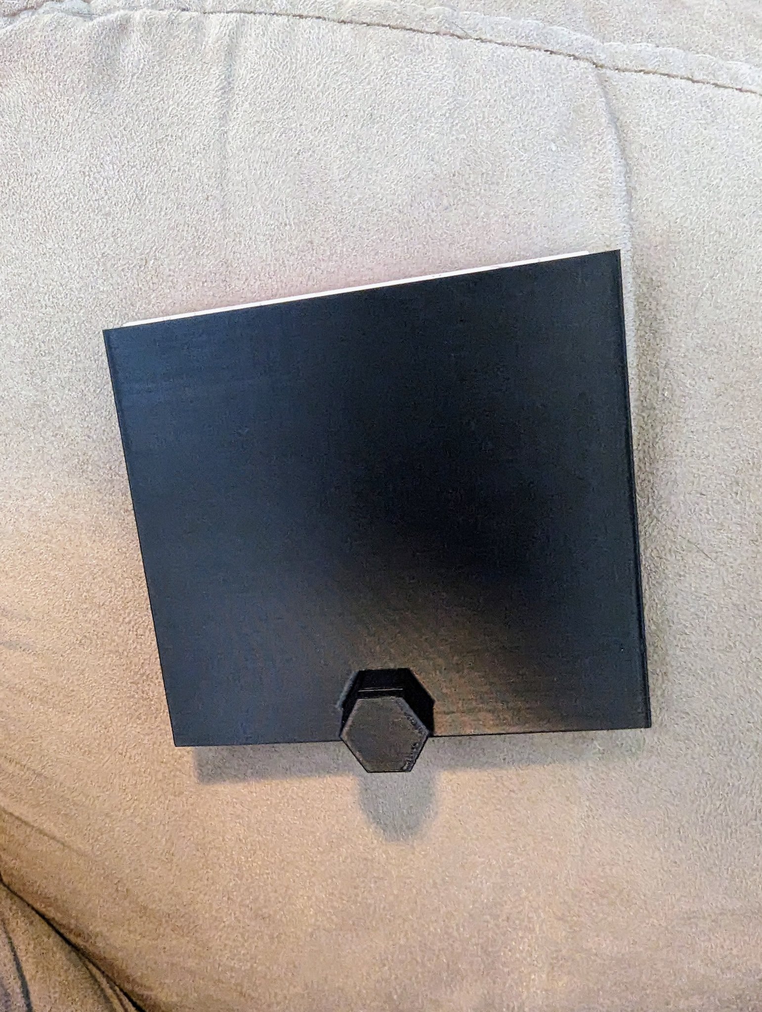 Giá đỡ ghi chú Post-It dạng tổ ong treo tường