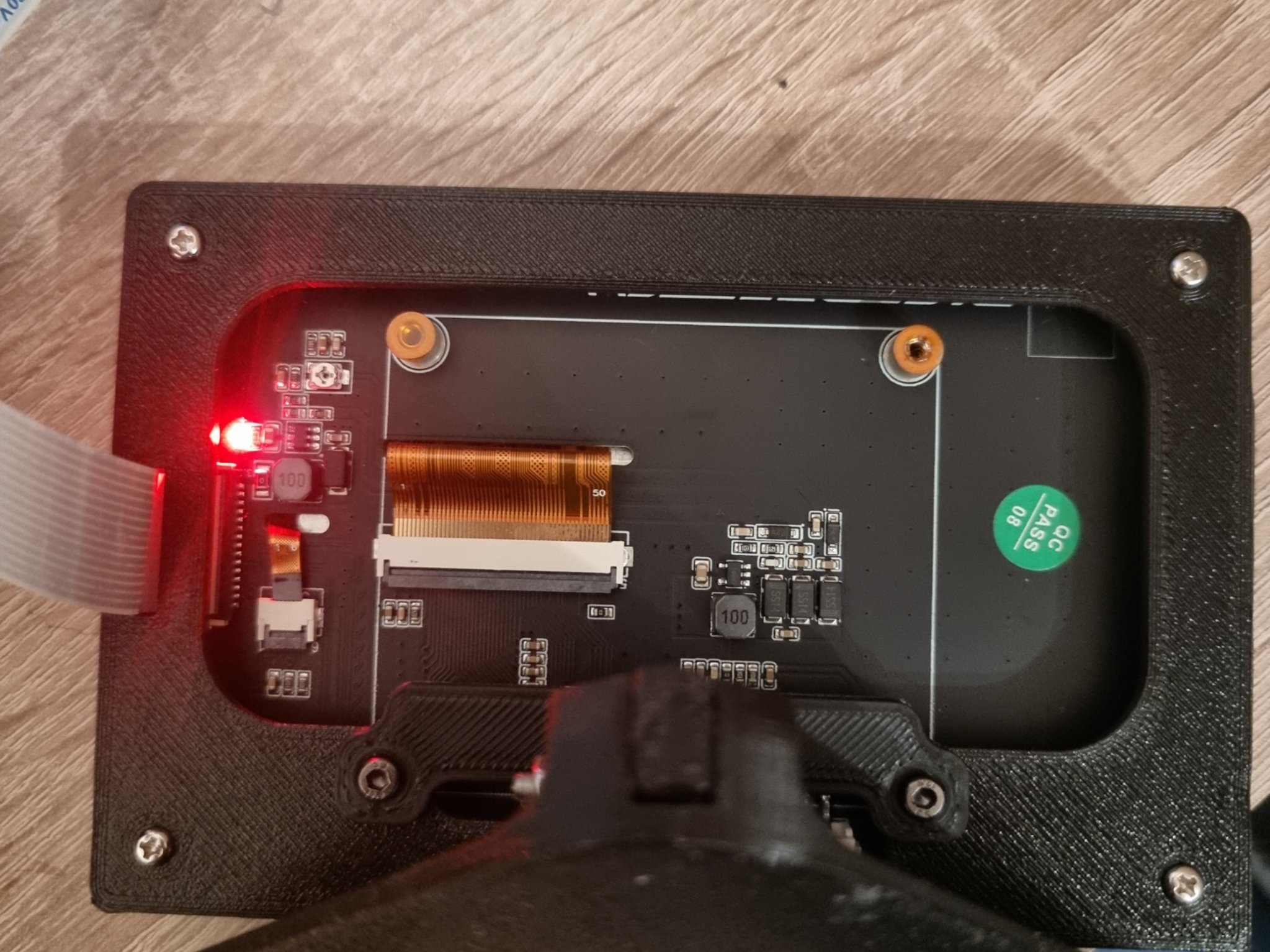 Vỏ máy BTT PI TFT50 v2.1 với chân đế