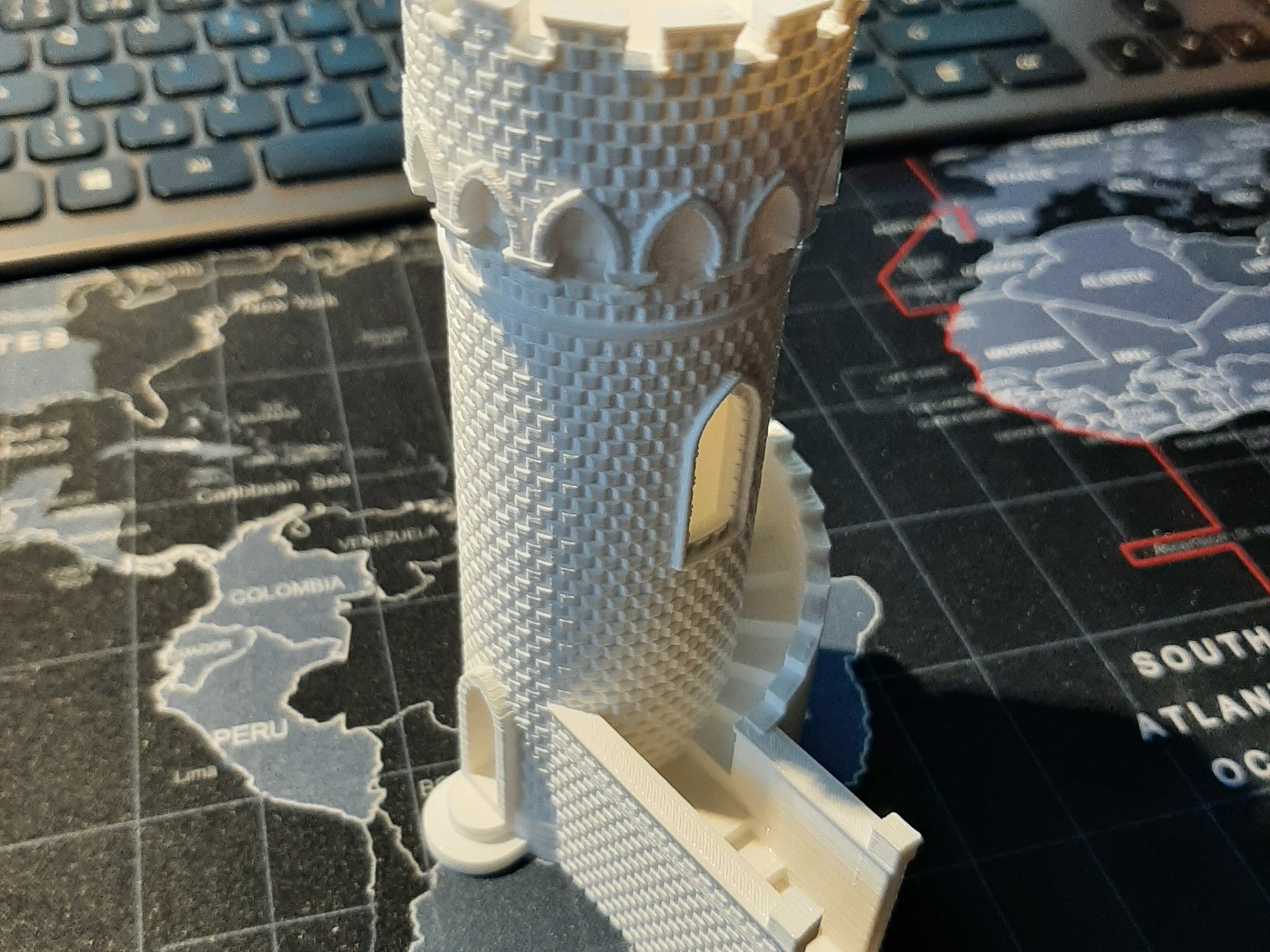 Tháp quan sát Děd cao 12m hình dạng hầm h castle