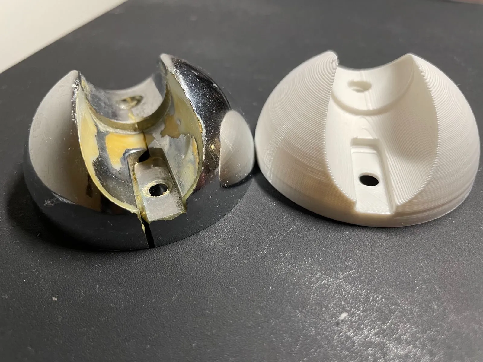 Giá đỡ đầu vòi sen Arrow cho cabin tắm