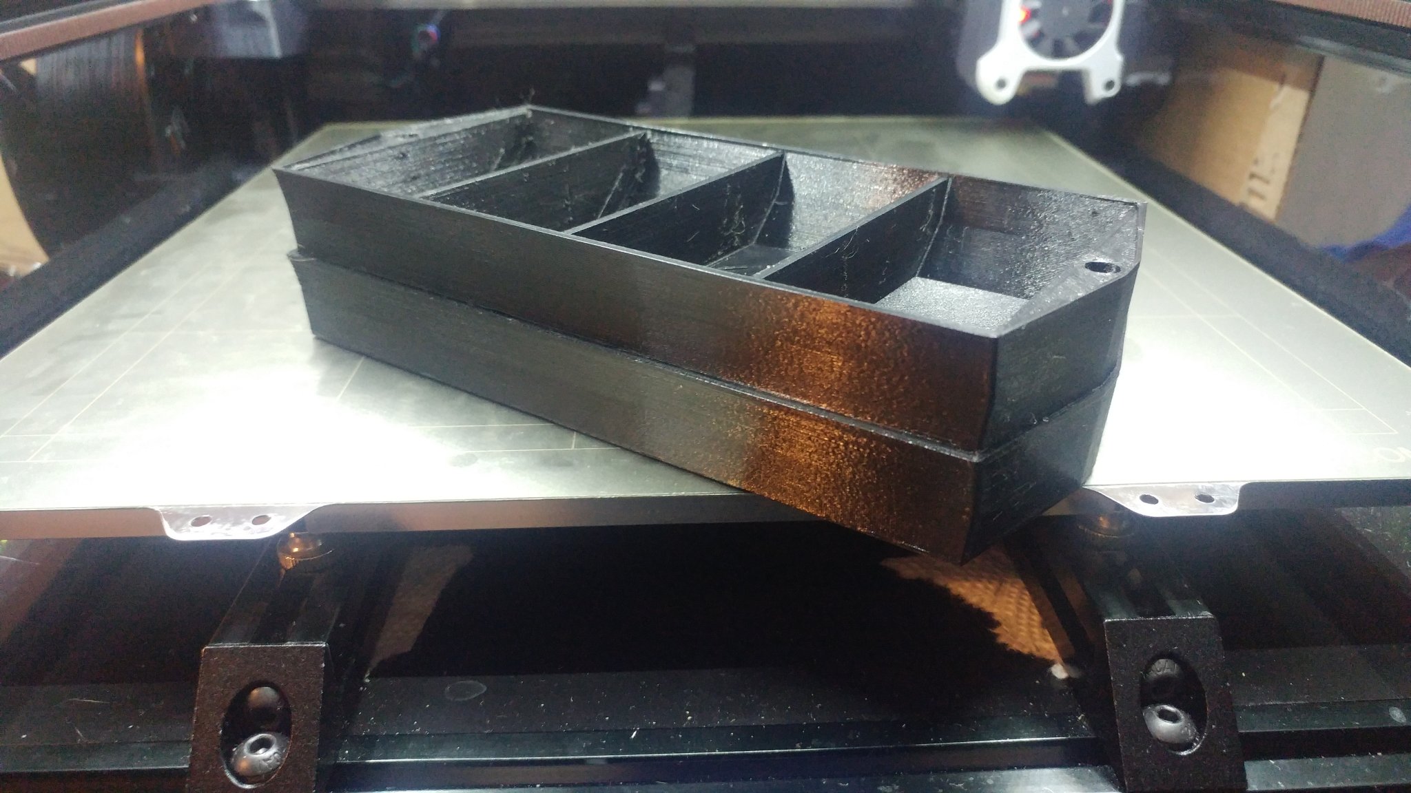 Khay tổ chức linh kiện nhỏ cho công việc lắp ráp