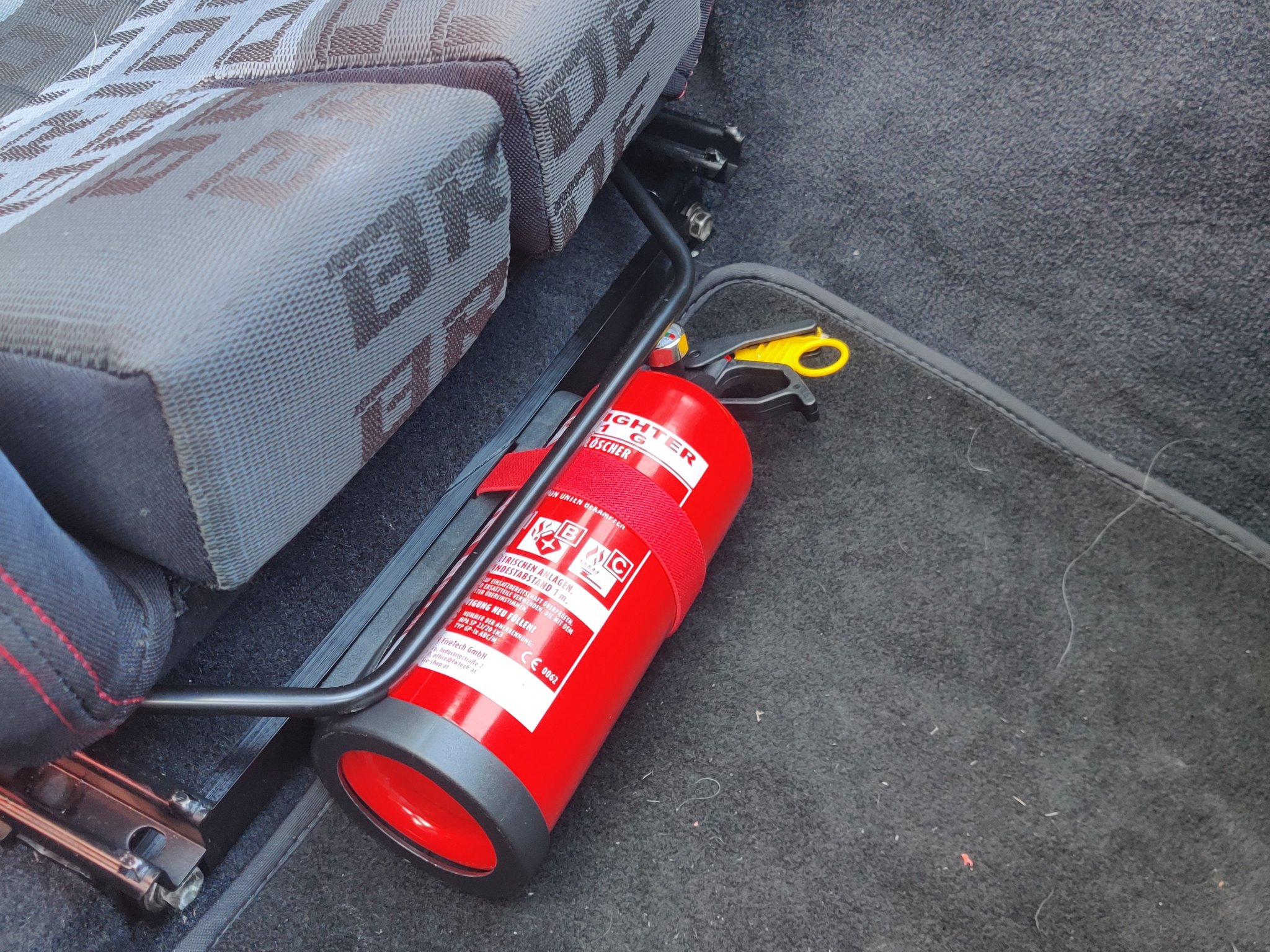 Giá đỡ bình chữa cháy cho MR2 SW20