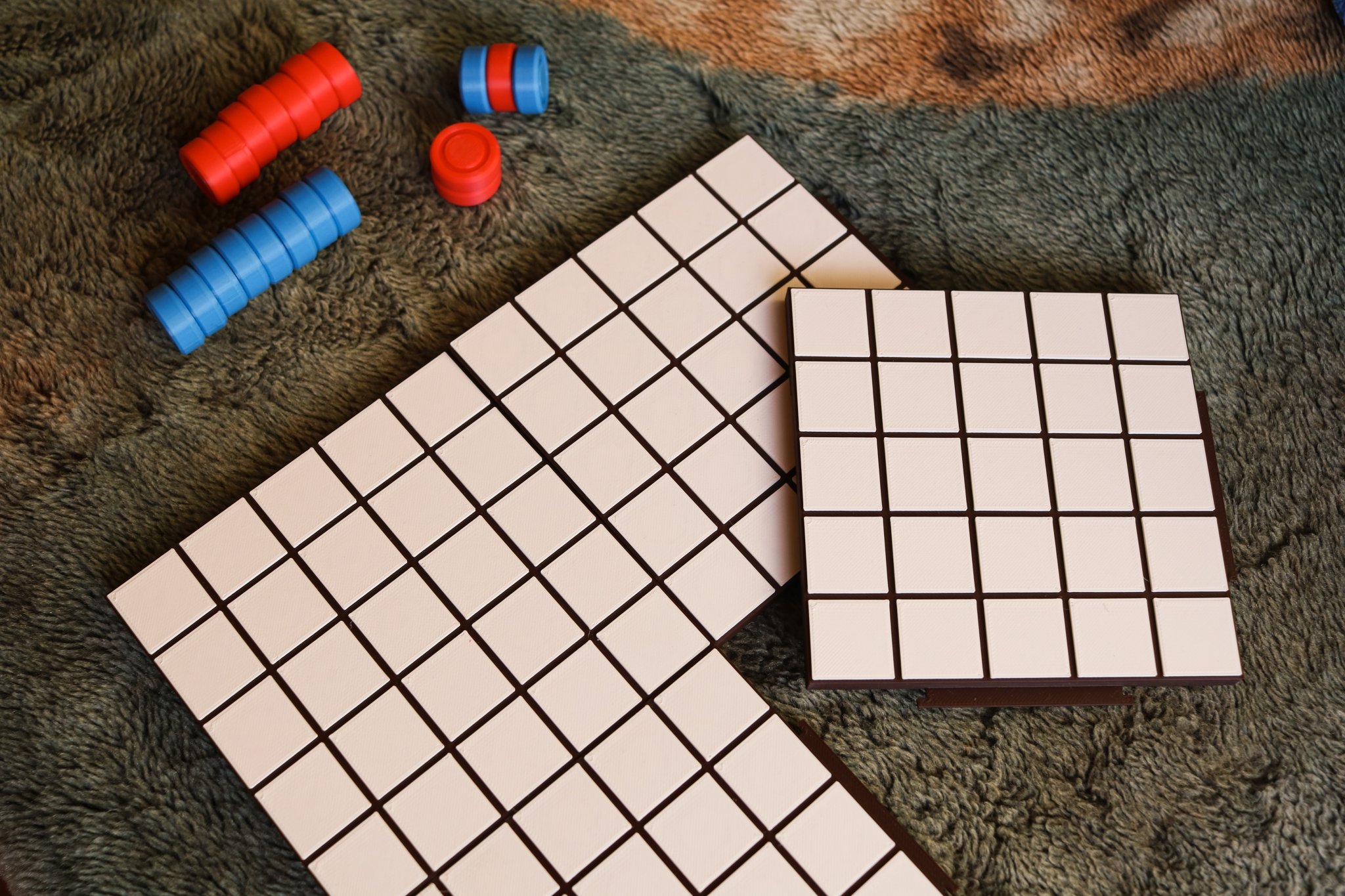 Bàn cờ Gomoku gập lại với đá chơi từ tính