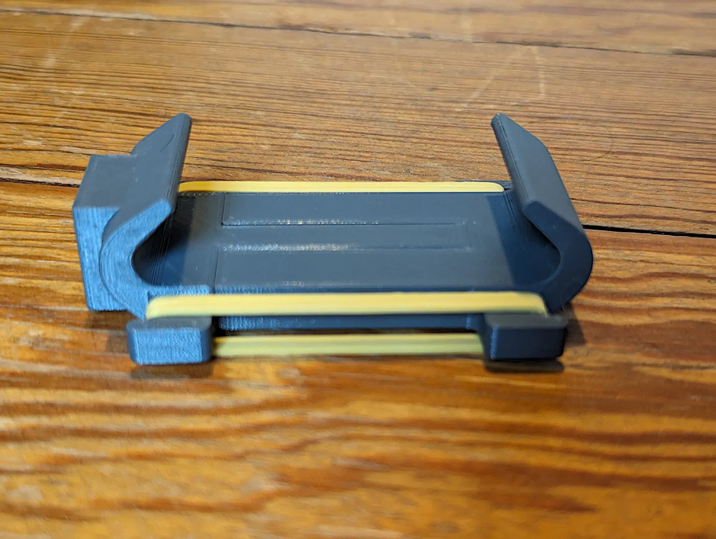 Giá đỡ smartphone gắn trên chân máy ảnh 3/8