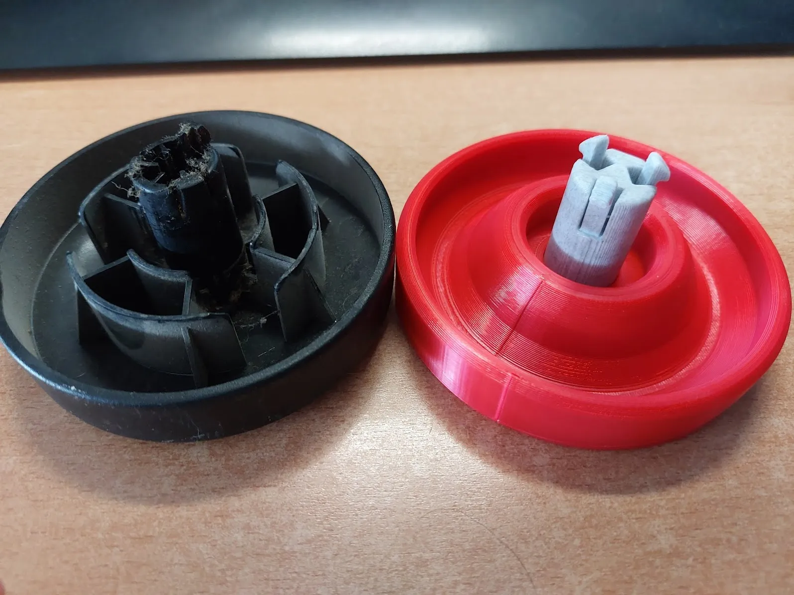 Bánh xe thay thế cho máy hút bụi AEG Vampyr 430