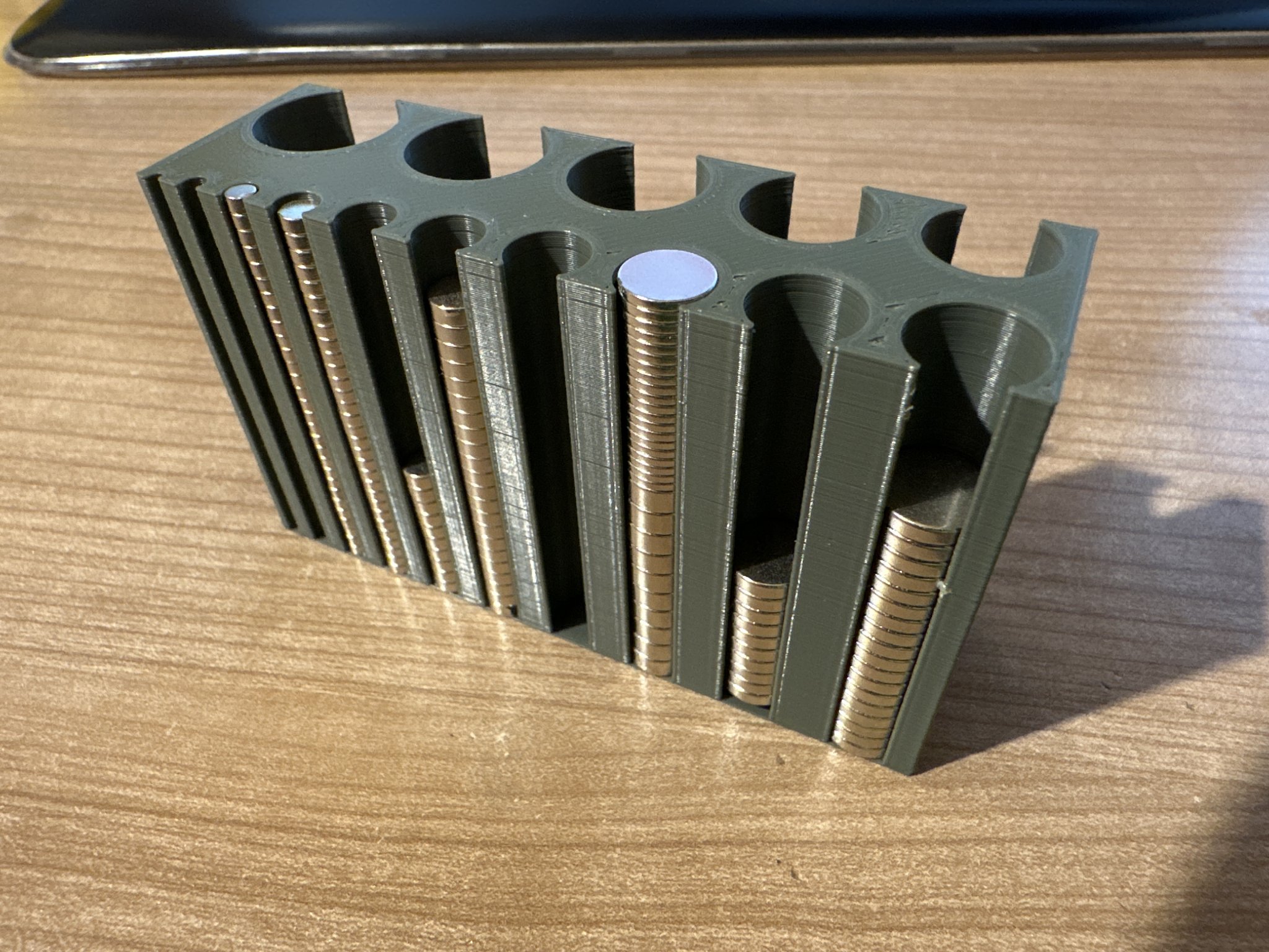 Hộp từ tính với kích thước 2 đến 15 mm