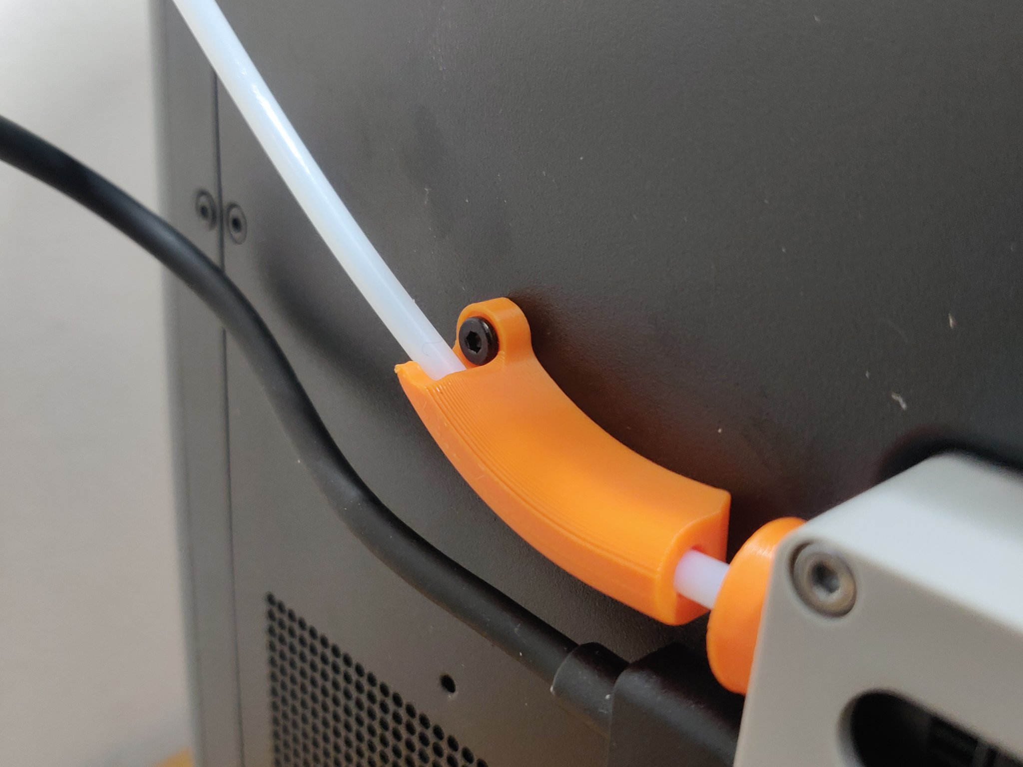 Giá đỡ cong Bambu Lab cho ống PTFE Hub AMS bên trái