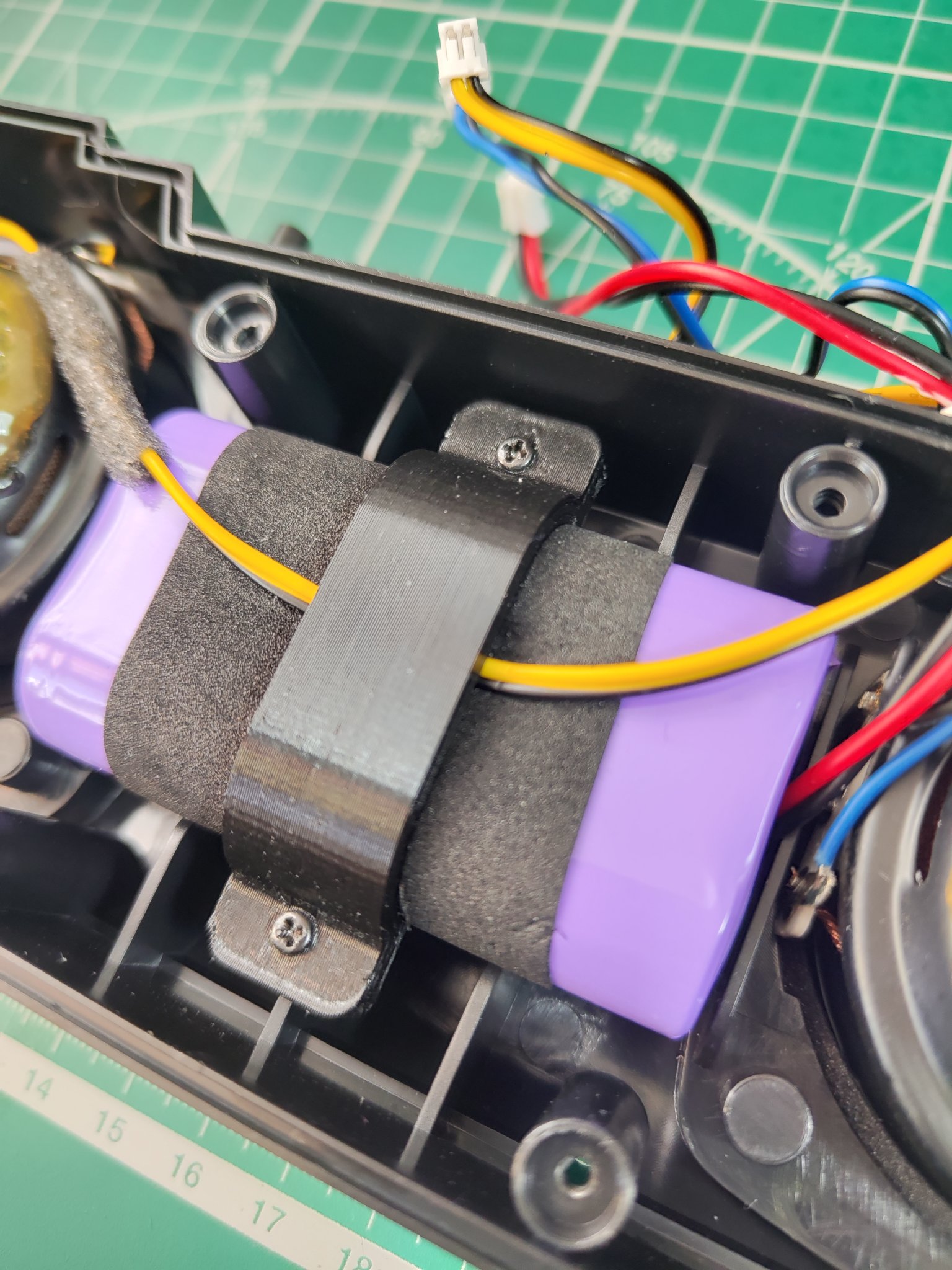 Giá đỡ pin 2x18650 cho loa XDOBO X8