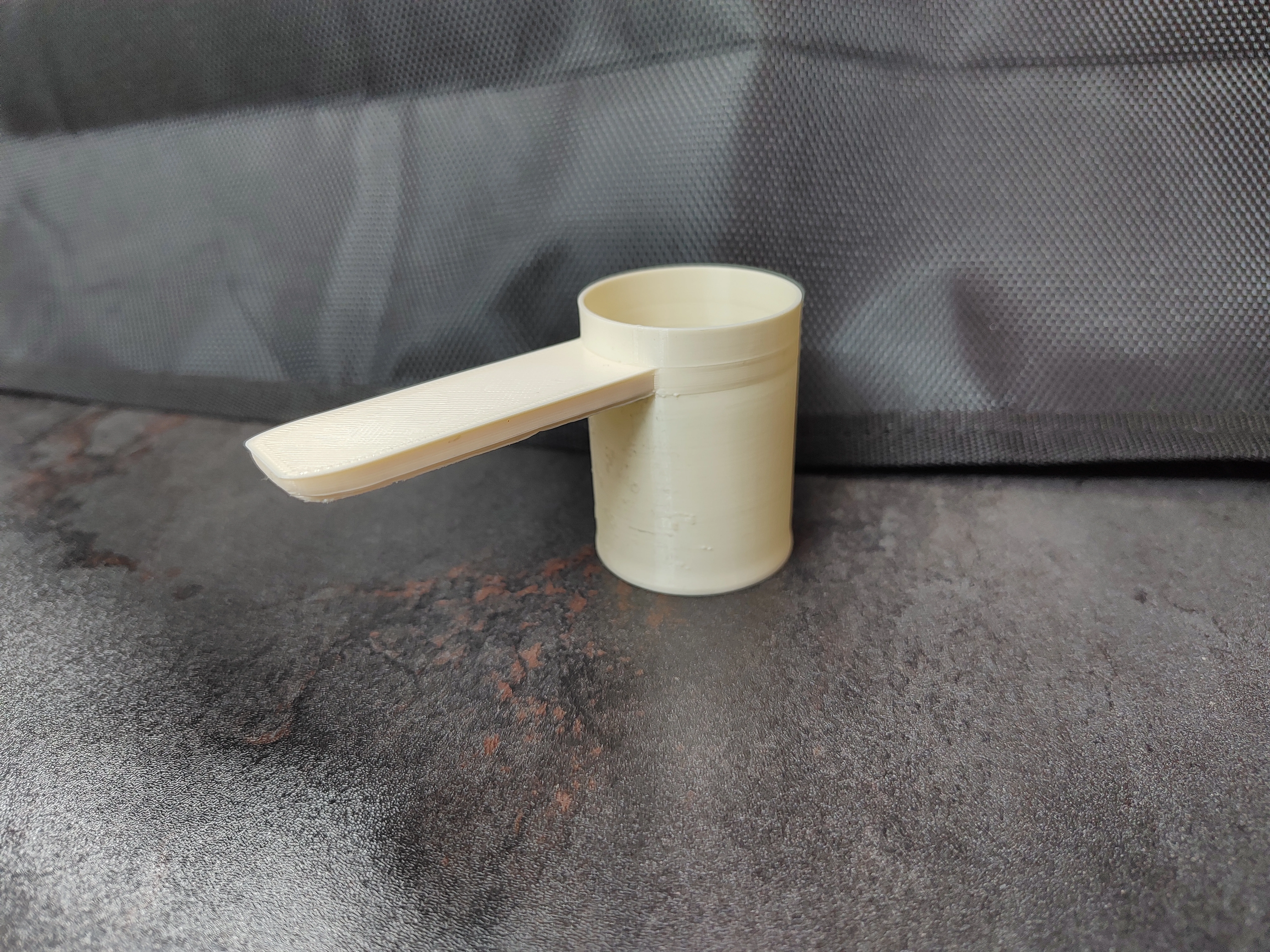 Cái muỗng đơn giản cho công việc gia đình hàng ngày