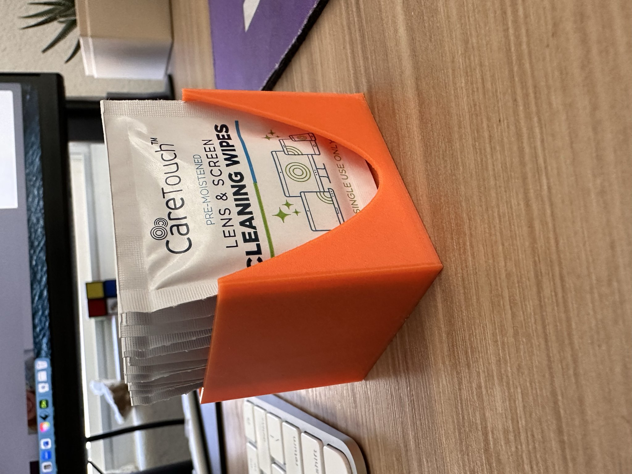 Hộp đựng khăn lau cho ống kính và cồn