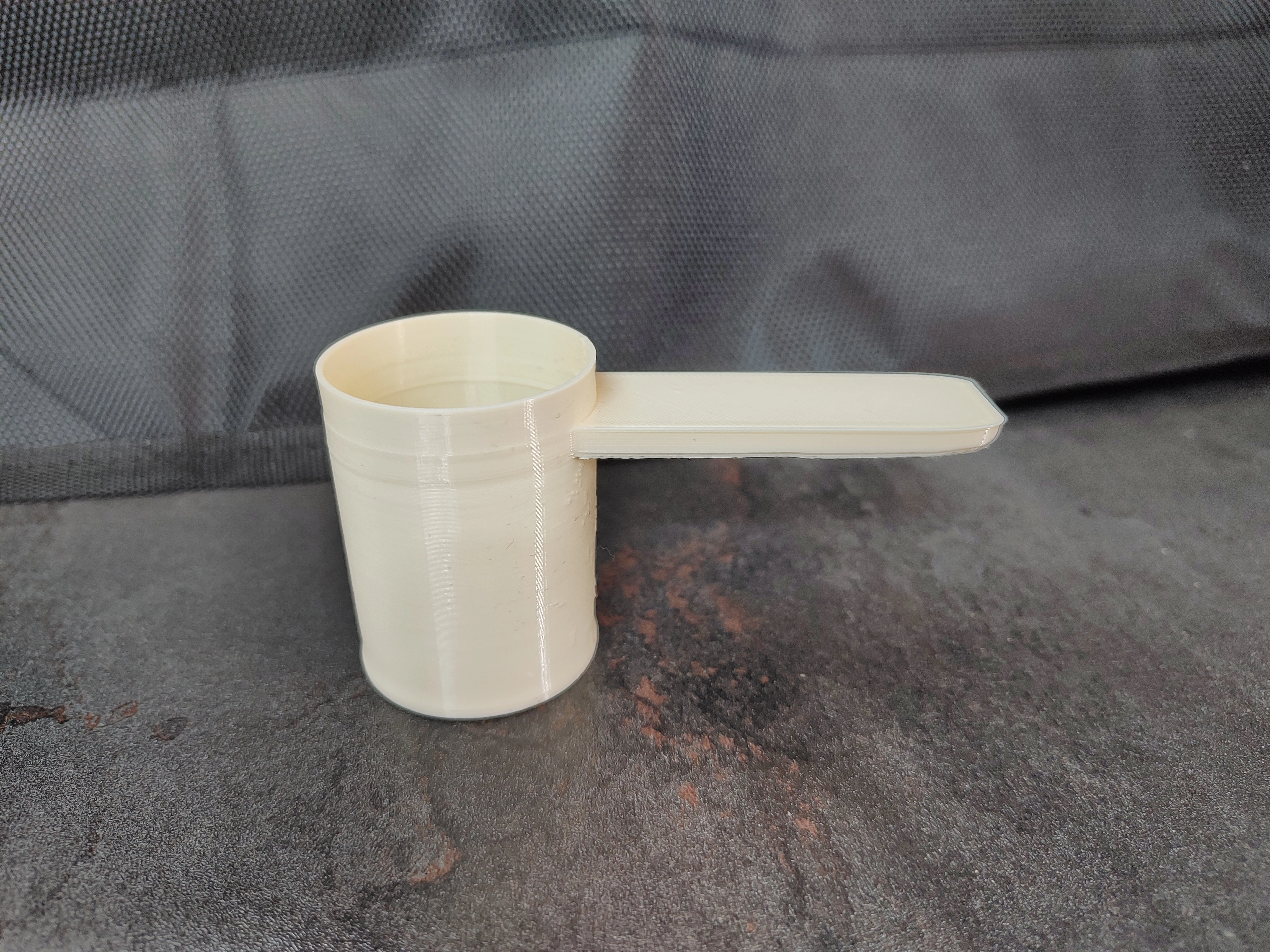 Cái muỗng đơn giản cho công việc gia đình hàng ngày