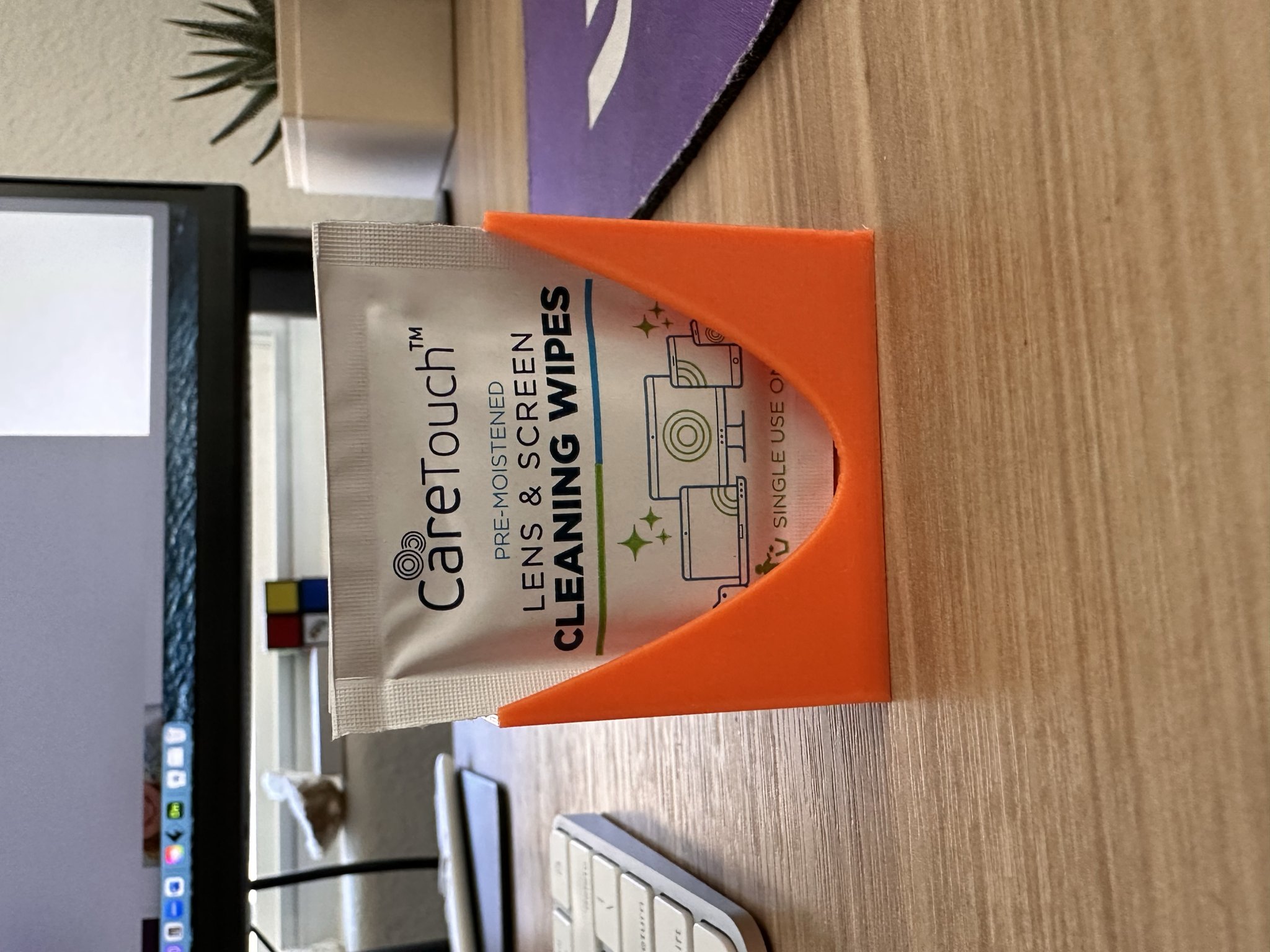 Hộp đựng khăn lau cho ống kính và cồn