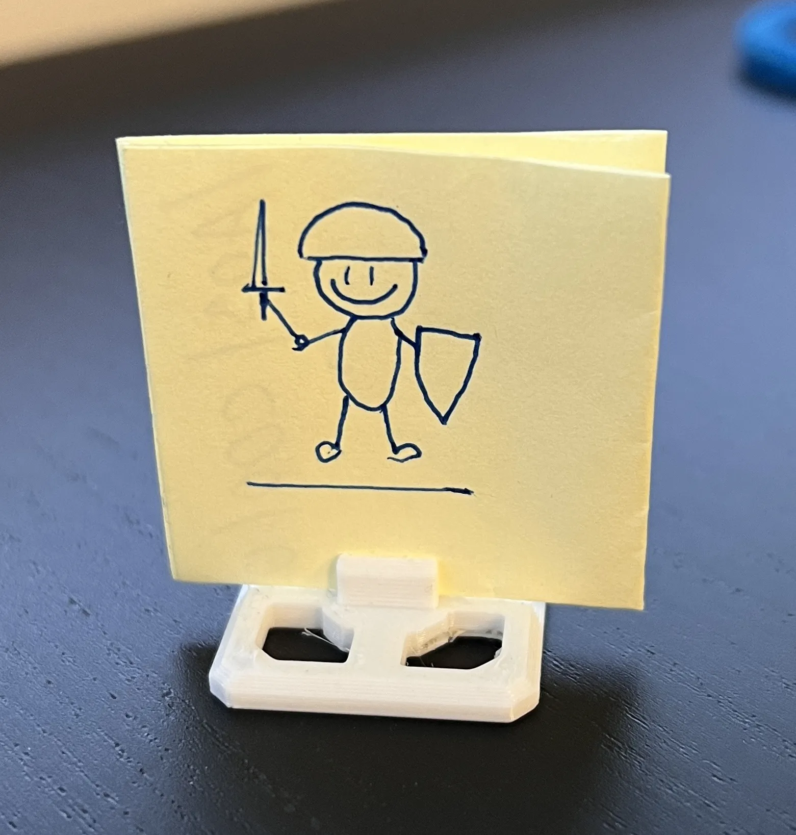 Giá đỡ mô hình giấy cho trò chơi RPG và bàn cờ