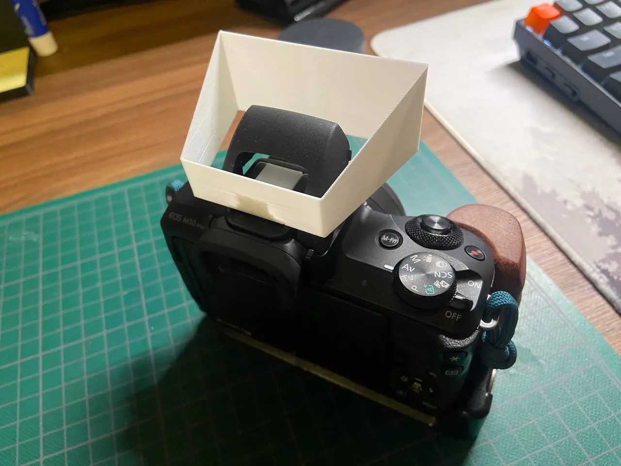 Bộ khuếch tán đèn flash Canon M50 MKII bằng PLA