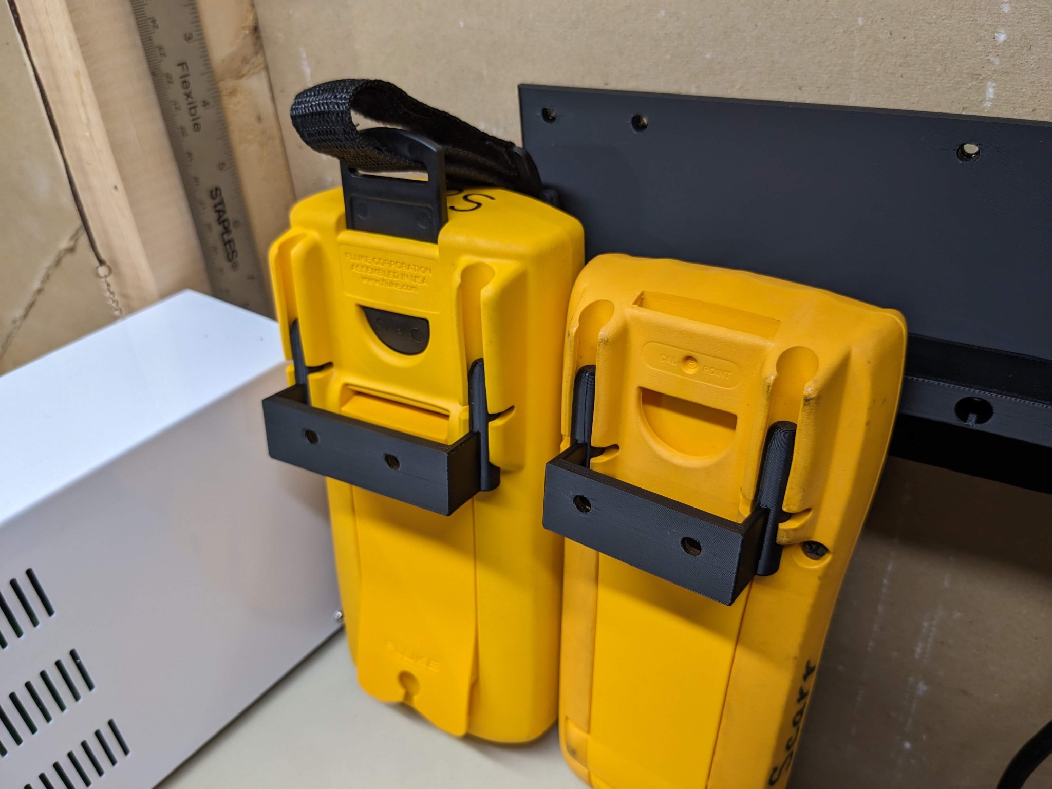 Giá đỡ gắn tường cho Fluke 87V và 177 với giá đỡ tùy chọn