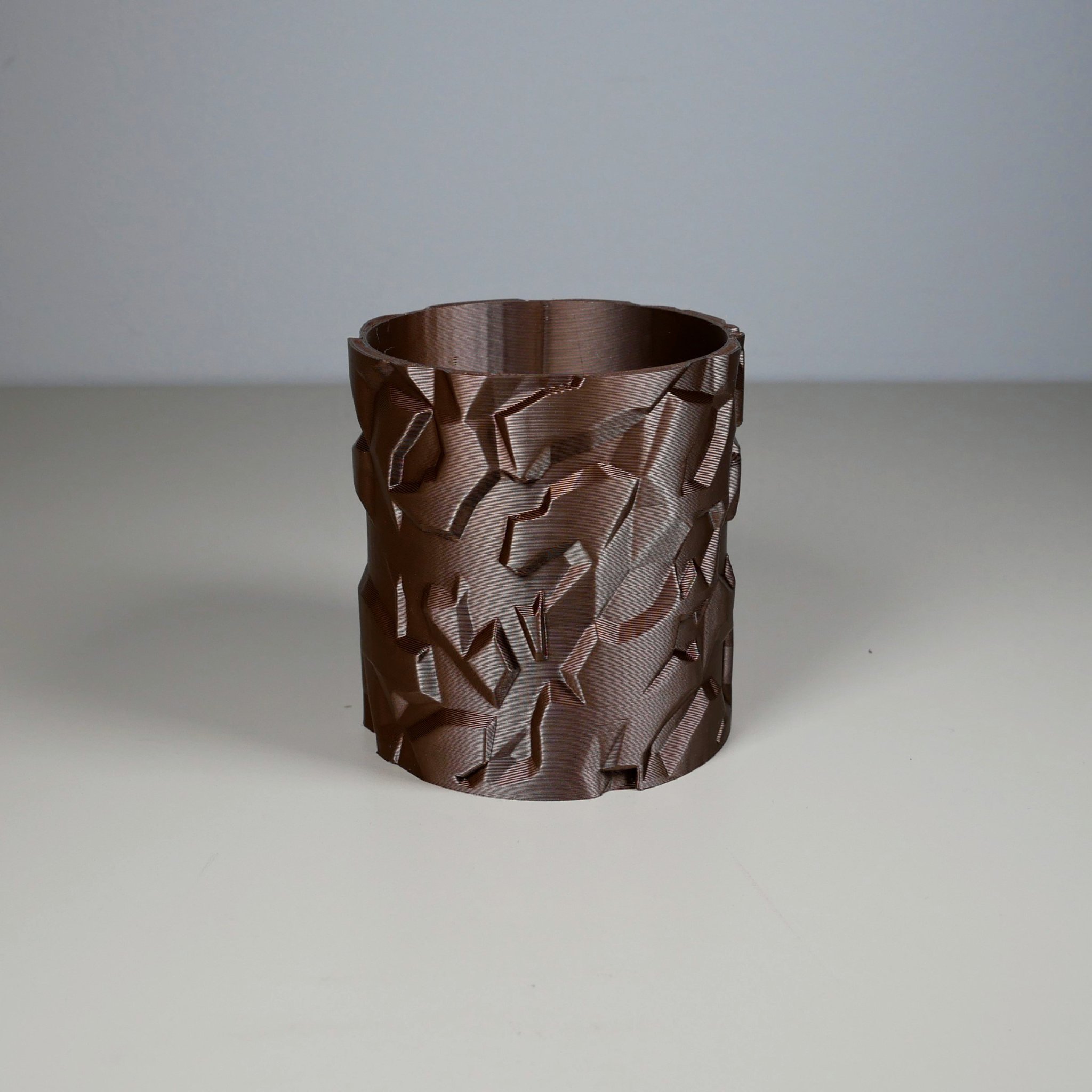 Chậu đá tiện dụng cho bút và dụng cụ