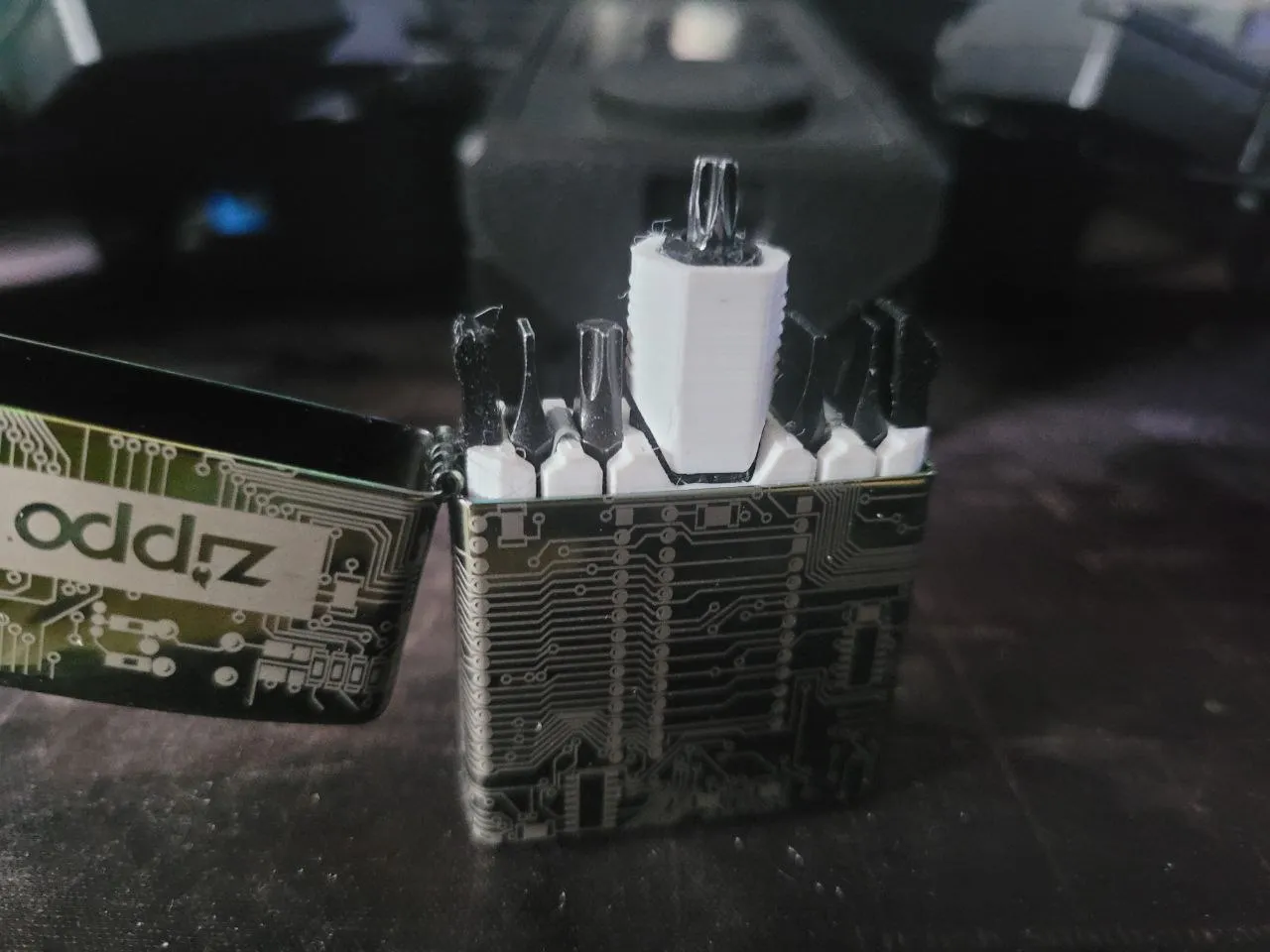 Bộ phụ kiện đầu bit và tua vít cho Zippo x Leatherman