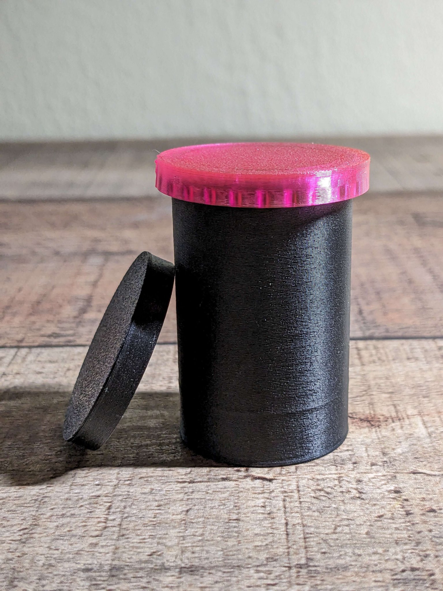 Thay thế hộp đựng phim 35mm cho máy ảnh