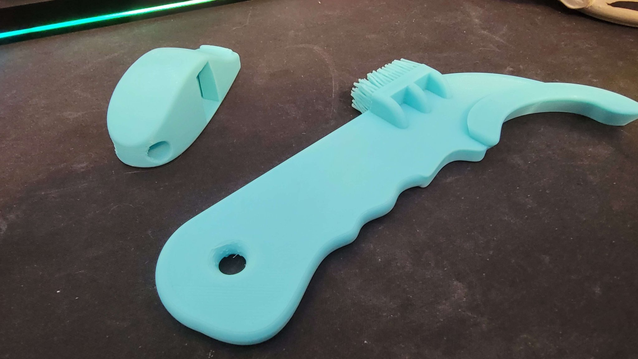 Công cụ chăm sóc cây trồng hình dạng giày đá bóng