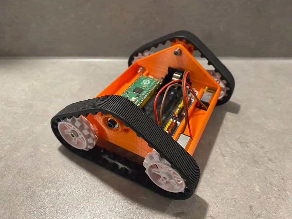 Robot Sumo Battlebot sử dụng Raspberry Pi Pico và Wukong 2040