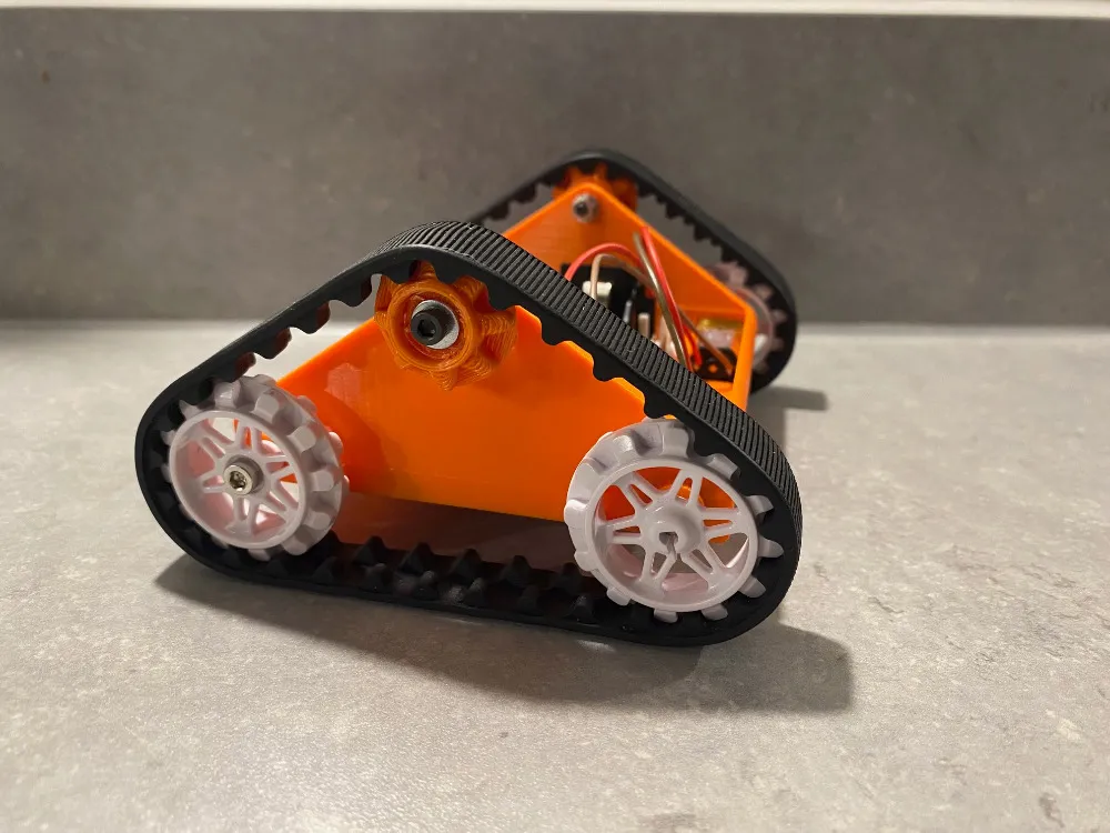 Robot Sumo Battlebot sử dụng Raspberry Pi Pico và Wukong 2040